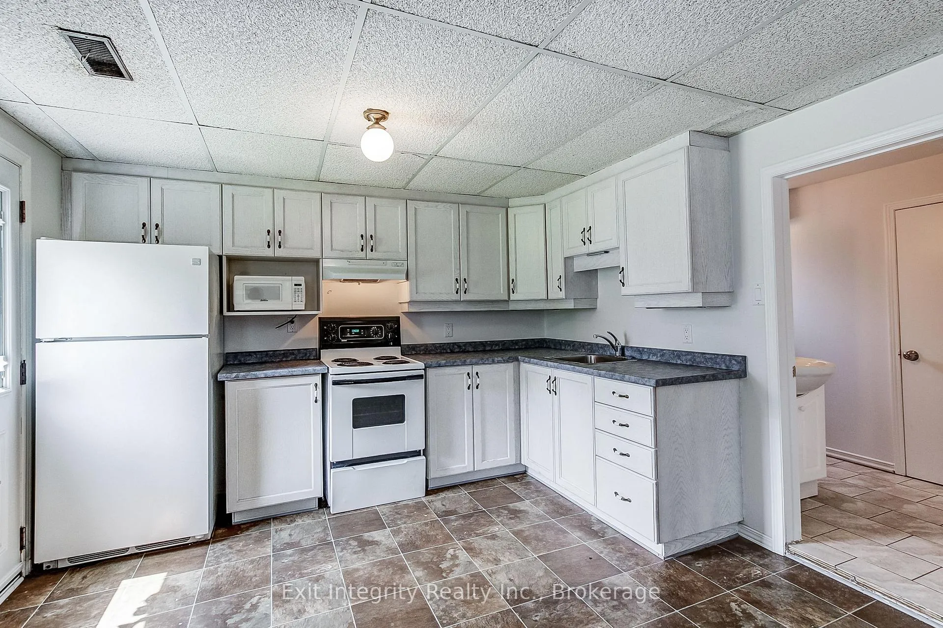 Photo 36 of 134 Norfolk Avenue, Cambridge — HOMEH