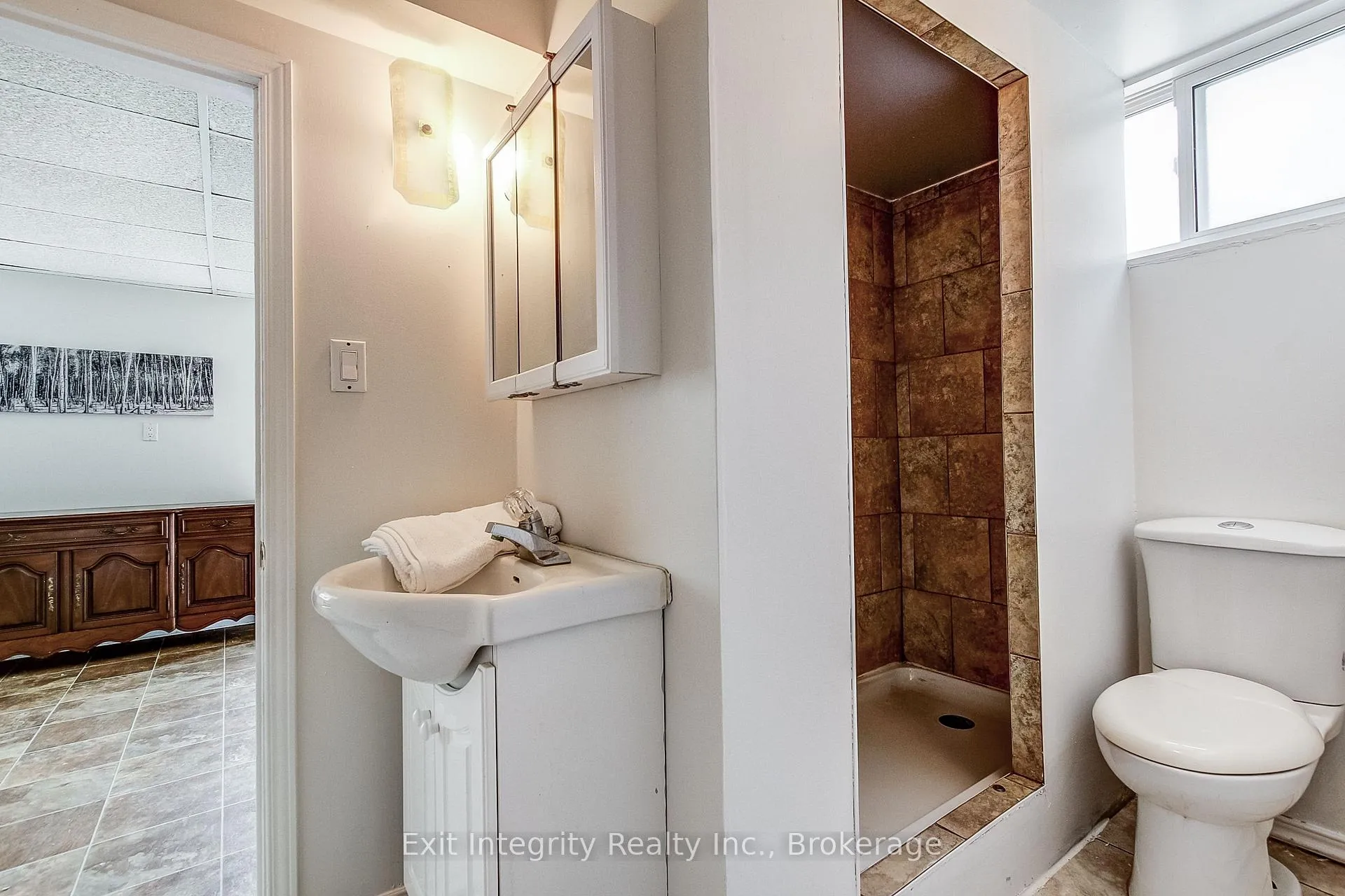 Photo 39 of 134 Norfolk Avenue, Cambridge — HOMEH