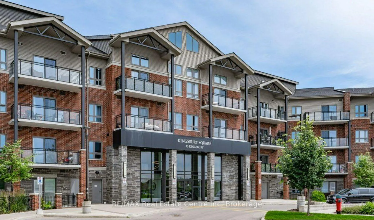 Front of Unit 322, 35 Kingsbury Square