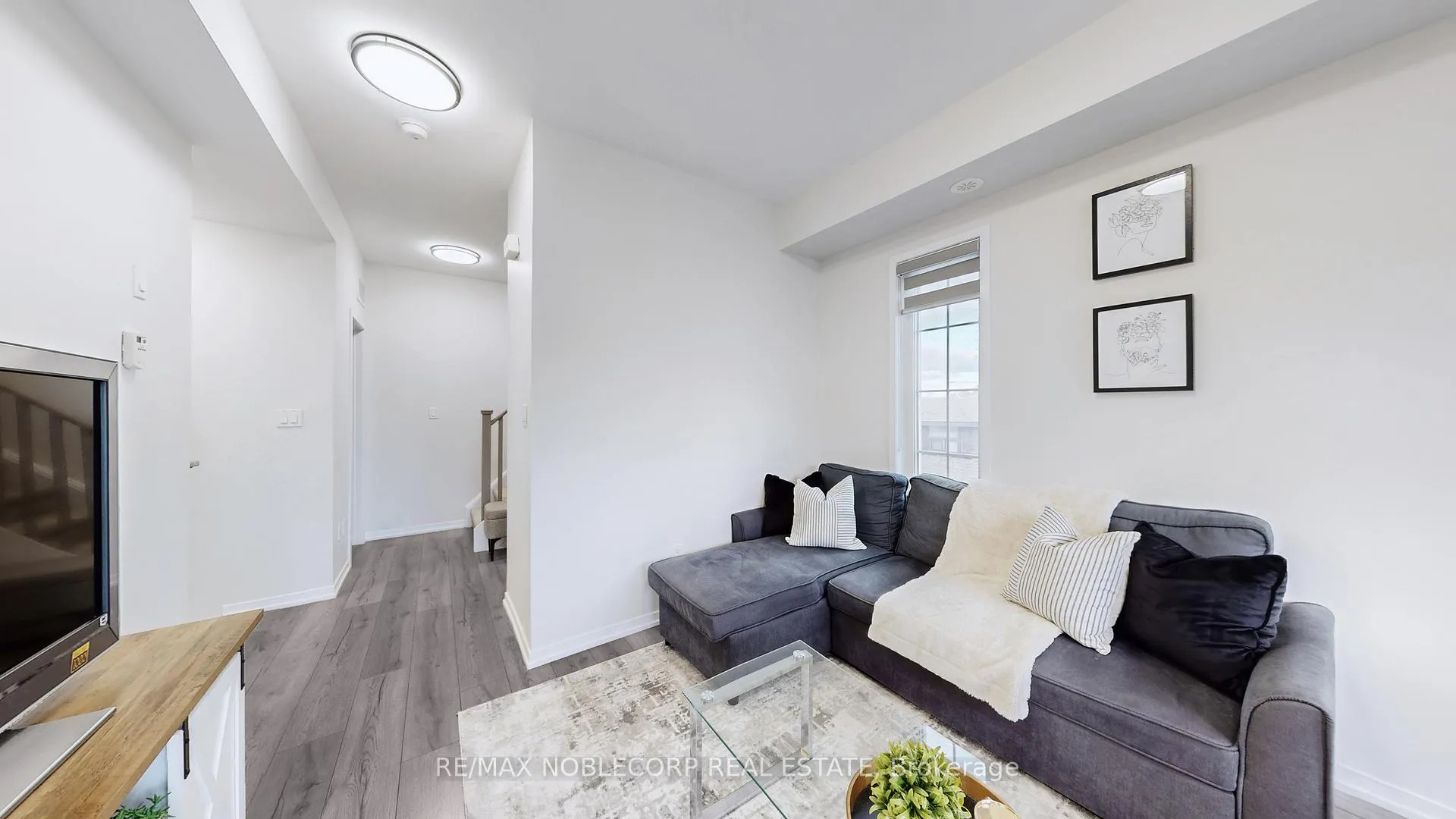Photo 4 of Unit E08, 26 Bruce Street, Vaughan, East Woodbridge — HOMEH