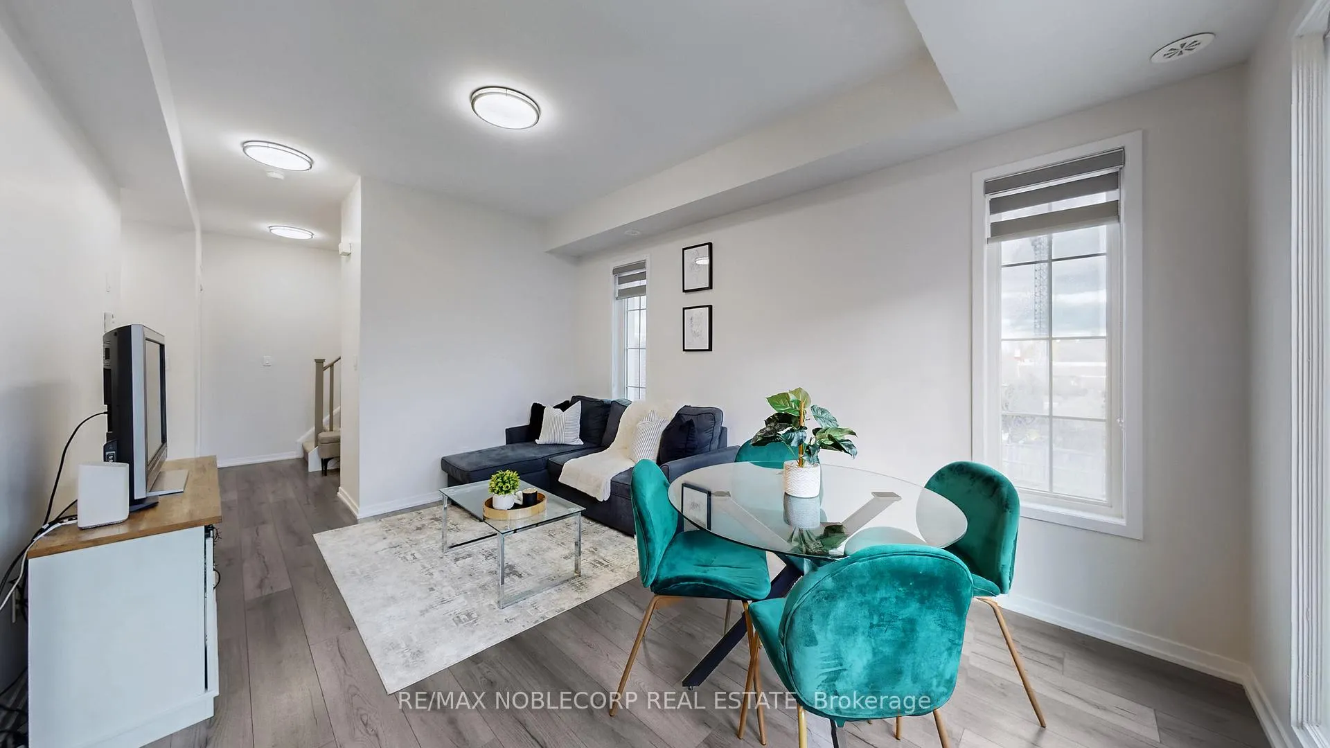 Photo 6 of Unit E08, 26 Bruce Street, Vaughan, East Woodbridge — HOMEH
