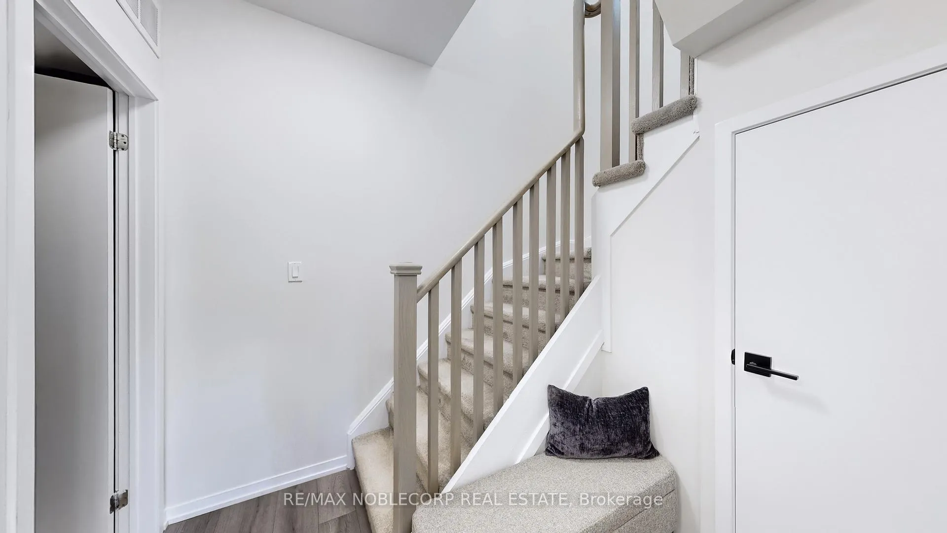 Photo 12 of Unit E08, 26 Bruce Street, Vaughan, East Woodbridge — HOMEH