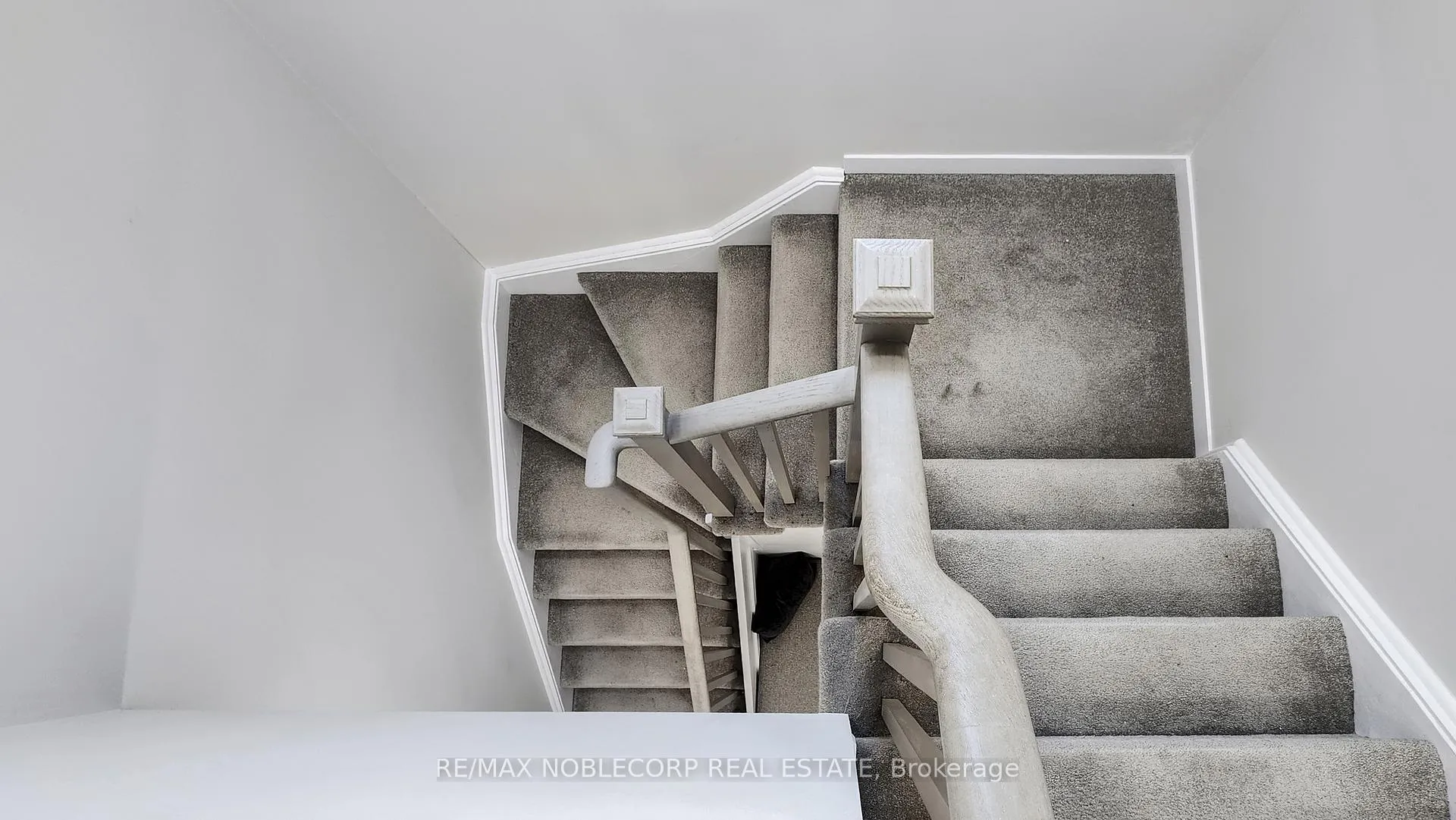 Photo 13 of Unit E08, 26 Bruce Street, Vaughan, East Woodbridge — HOMEH
