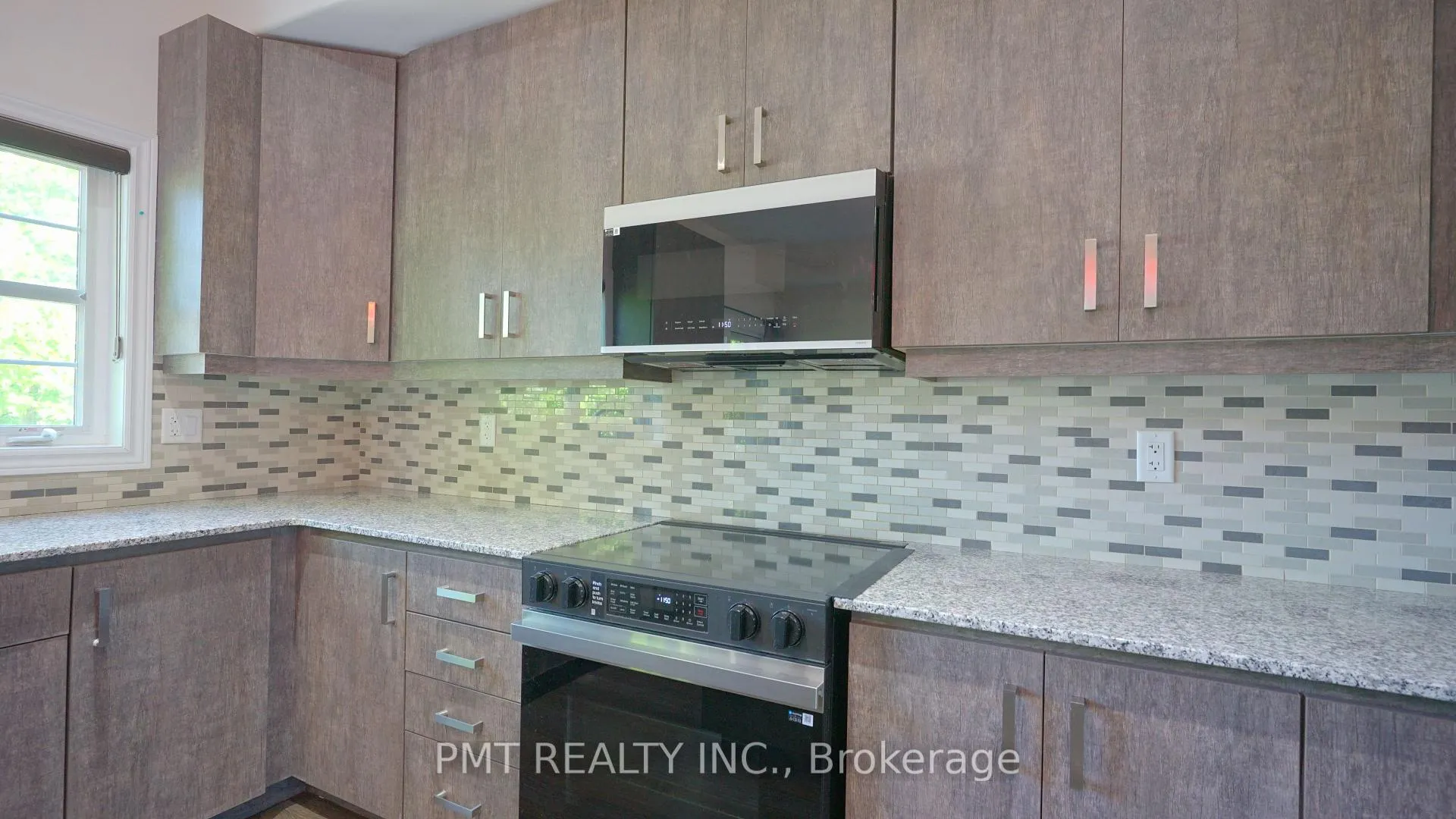 Photo 9 of 50 Robert Peel Road, Kitchener — HOMEH
