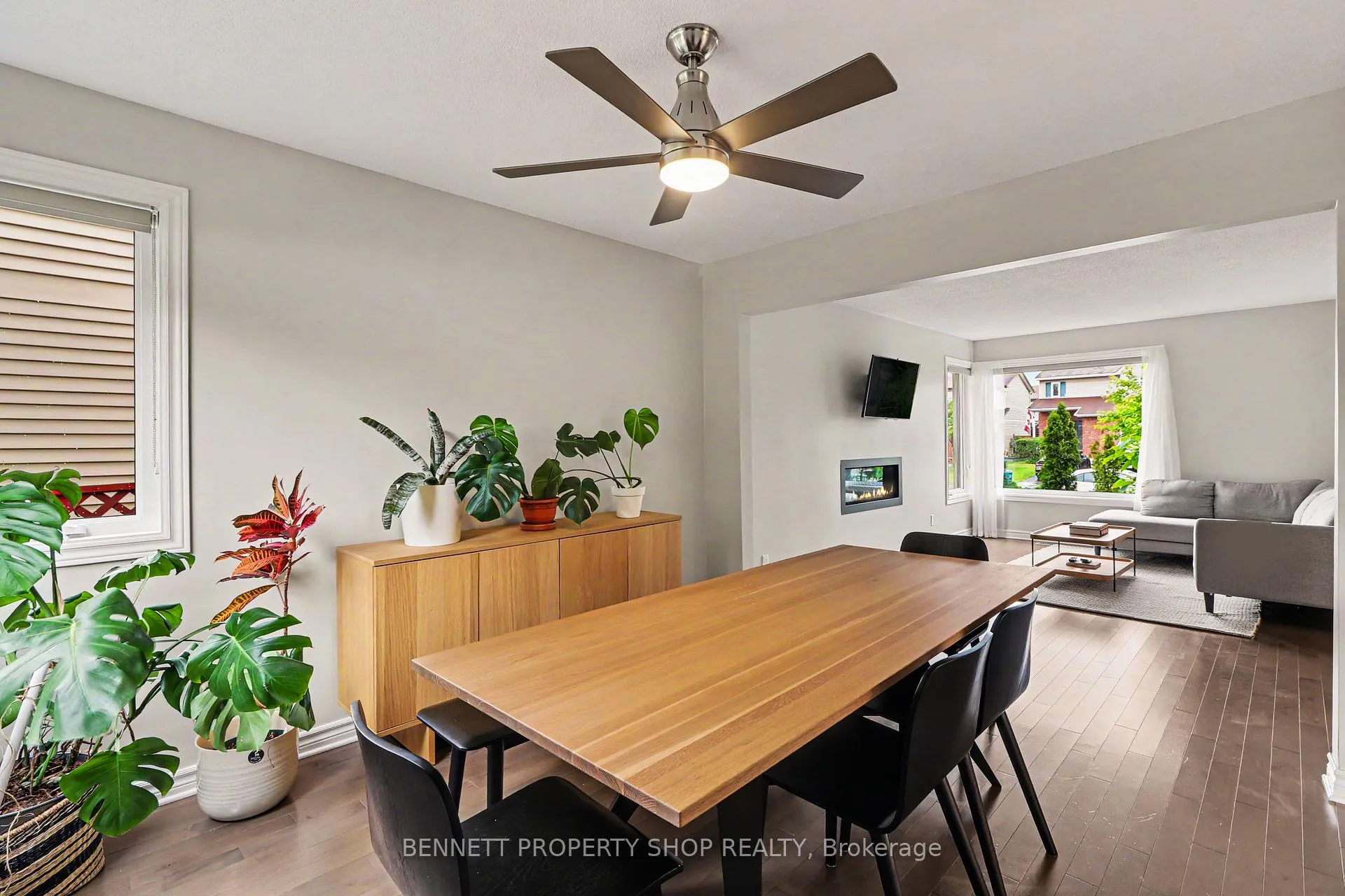 Photo 5 of 1474 Delia Crescent, Ottawa, Fallingbrook/Ridgemount — HOMEH