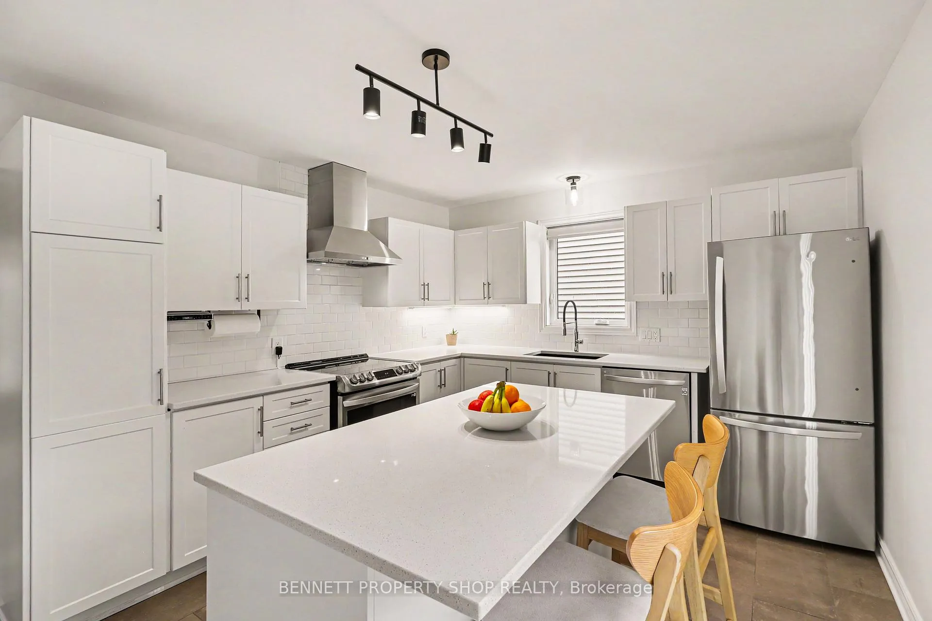 Photo 9 of 1474 Delia Crescent, Ottawa, Fallingbrook/Ridgemount — HOMEH