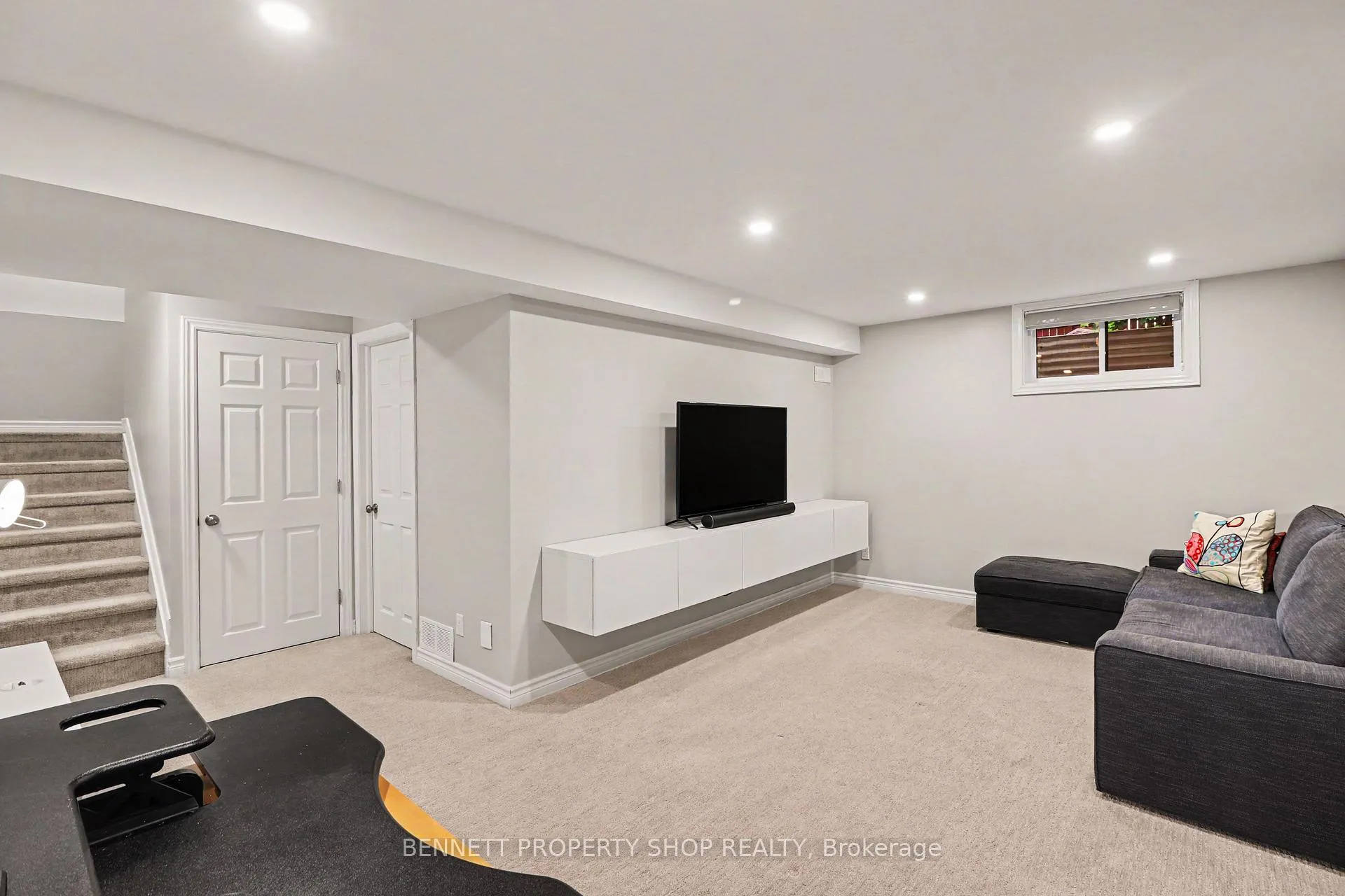 Photo 19 of 1474 Delia Crescent, Ottawa, Fallingbrook/Ridgemount — HOMEH