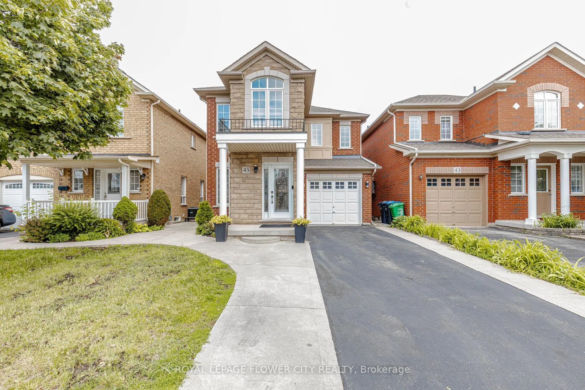 Photo 1 of 45 Penbridge Circle, Brampton, Fletcher's Meadow — HOMEH