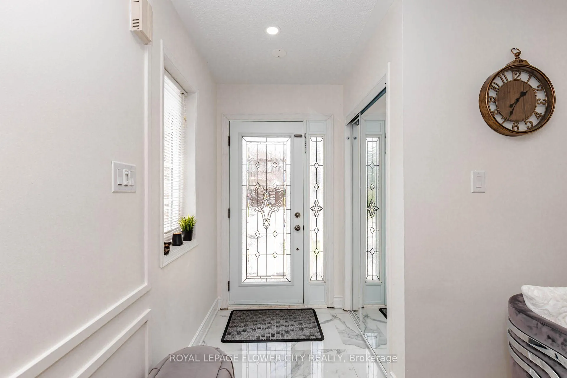 Photo 4 of 45 Penbridge Circle, Brampton, Fletcher's Meadow — HOMEH