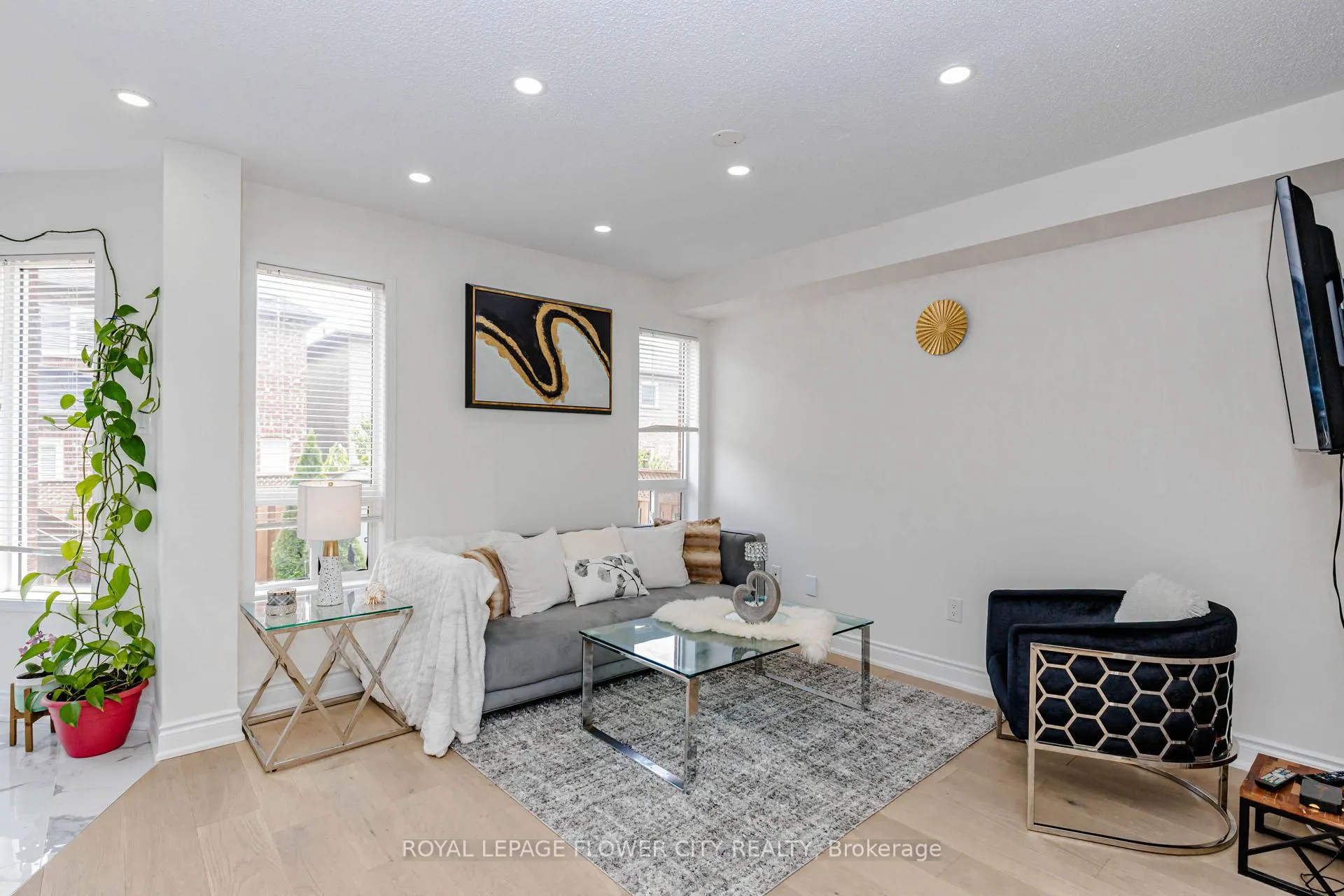 Photo 12 of 45 Penbridge Circle, Brampton, Fletcher's Meadow — HOMEH