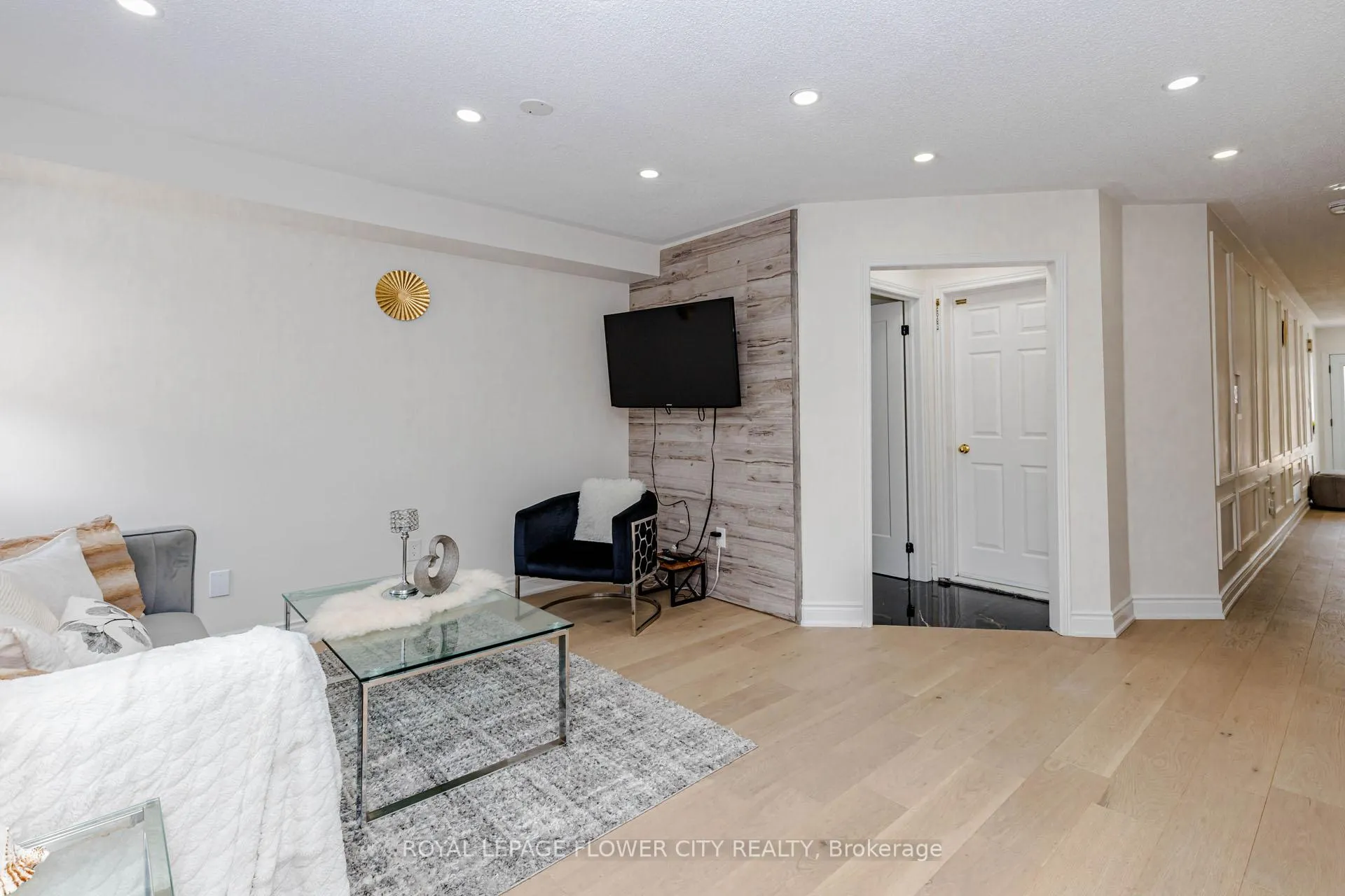 Photo 13 of 45 Penbridge Circle, Brampton, Fletcher's Meadow — HOMEH