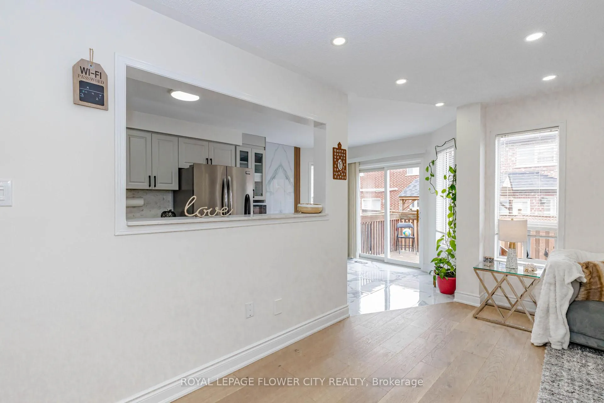 Photo 16 of 45 Penbridge Circle, Brampton, Fletcher's Meadow — HOMEH