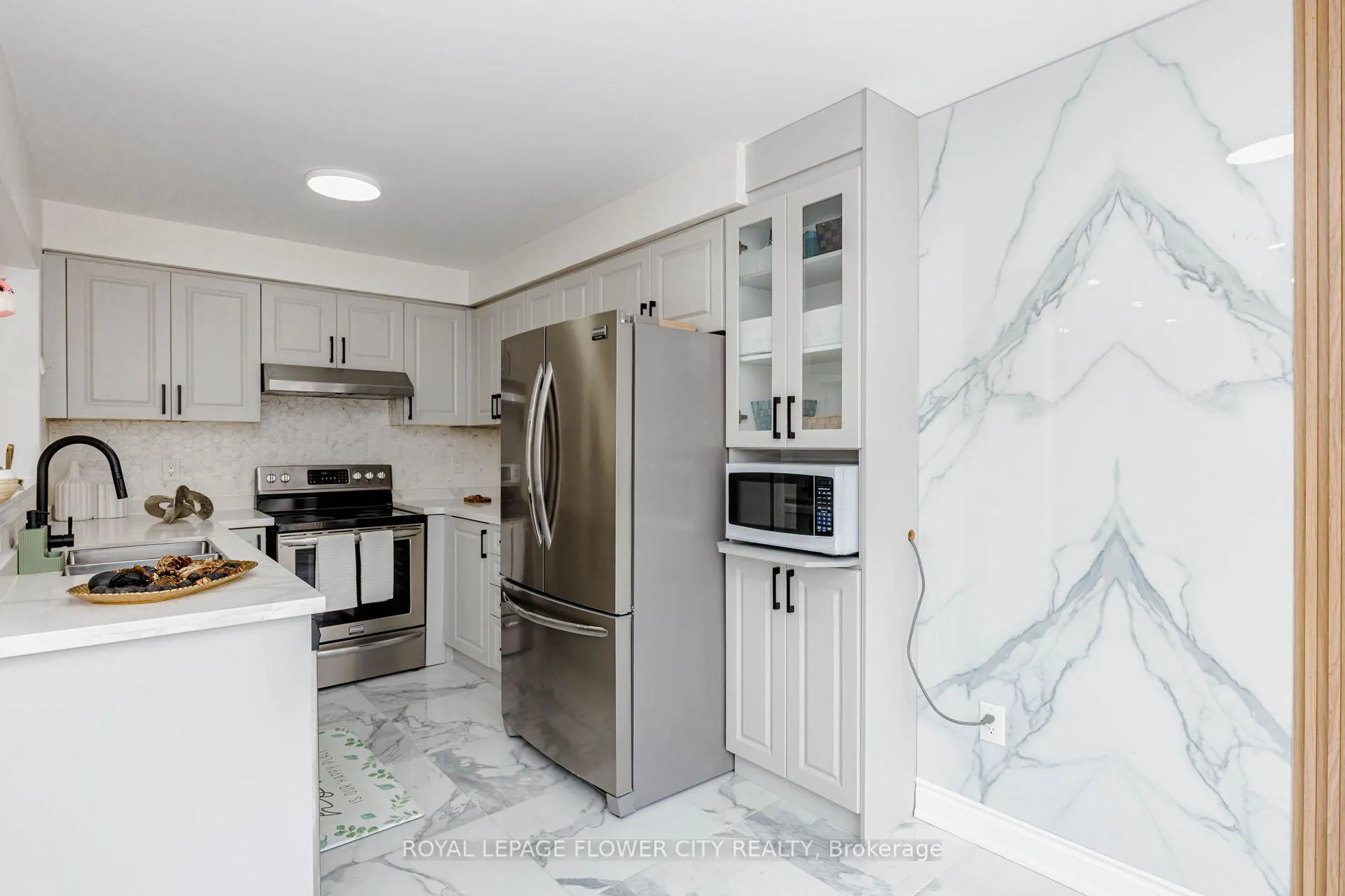 Photo 20 of 45 Penbridge Circle, Brampton, Fletcher's Meadow — HOMEH