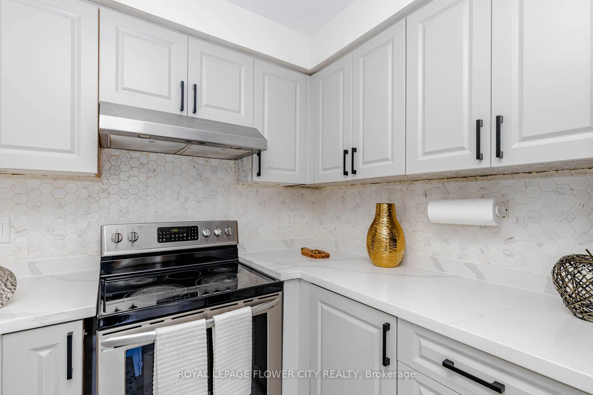 Photo 23 of 45 Penbridge Circle, Brampton, Fletcher's Meadow — HOMEH