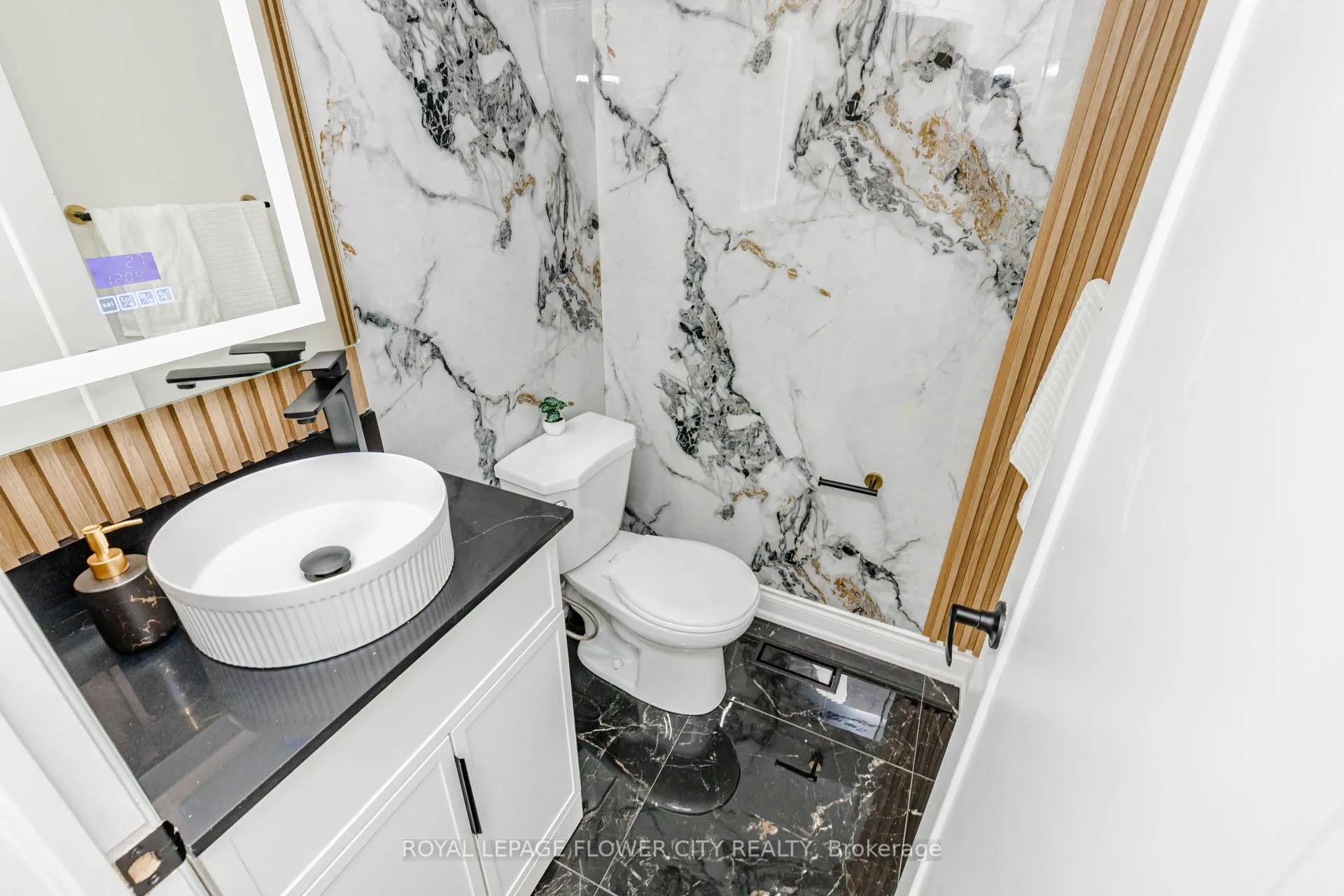 Photo 26 of 45 Penbridge Circle, Brampton, Fletcher's Meadow — HOMEH
