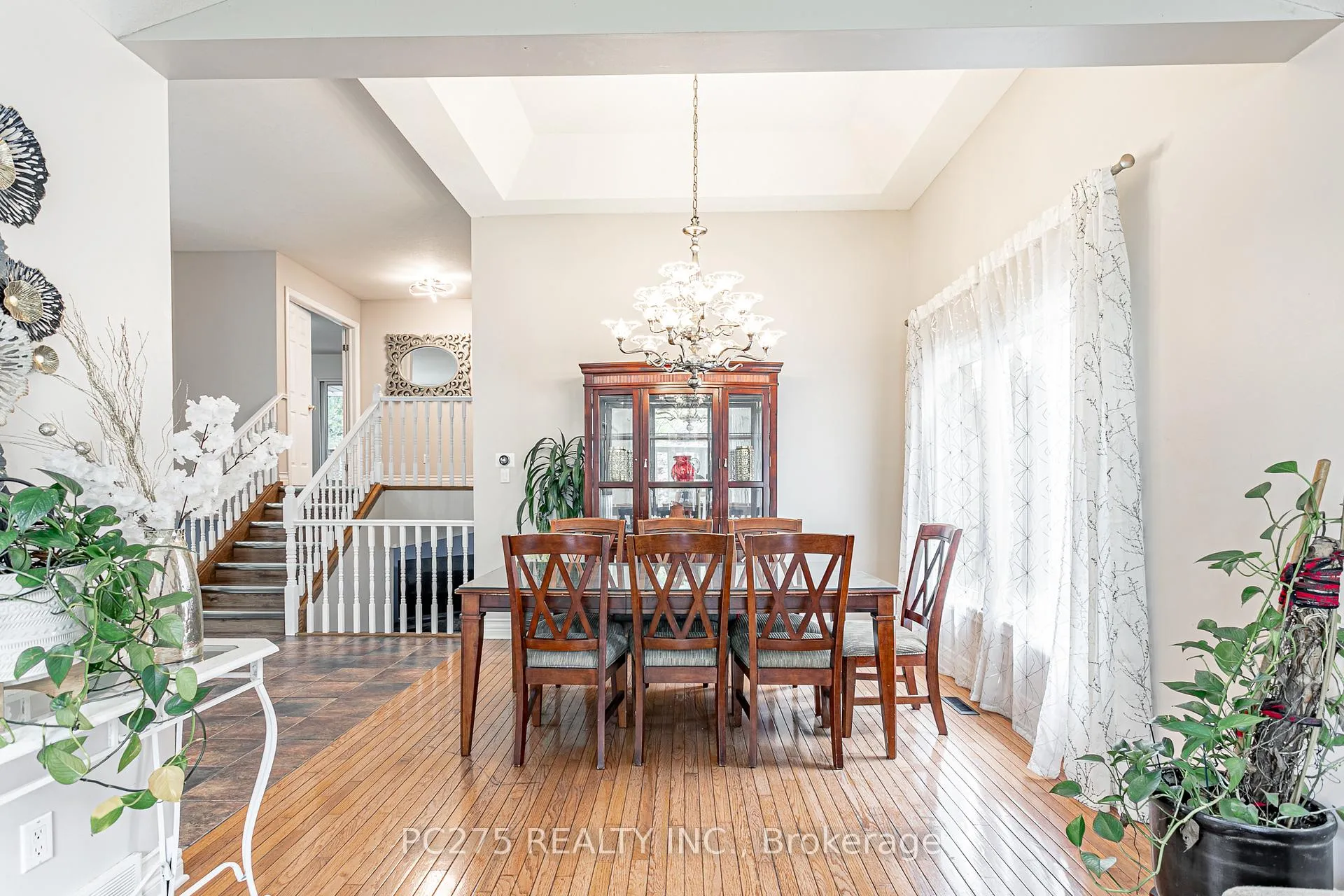 Photo 9 of 27 Jasmine Drive, London, North E — HOMEH