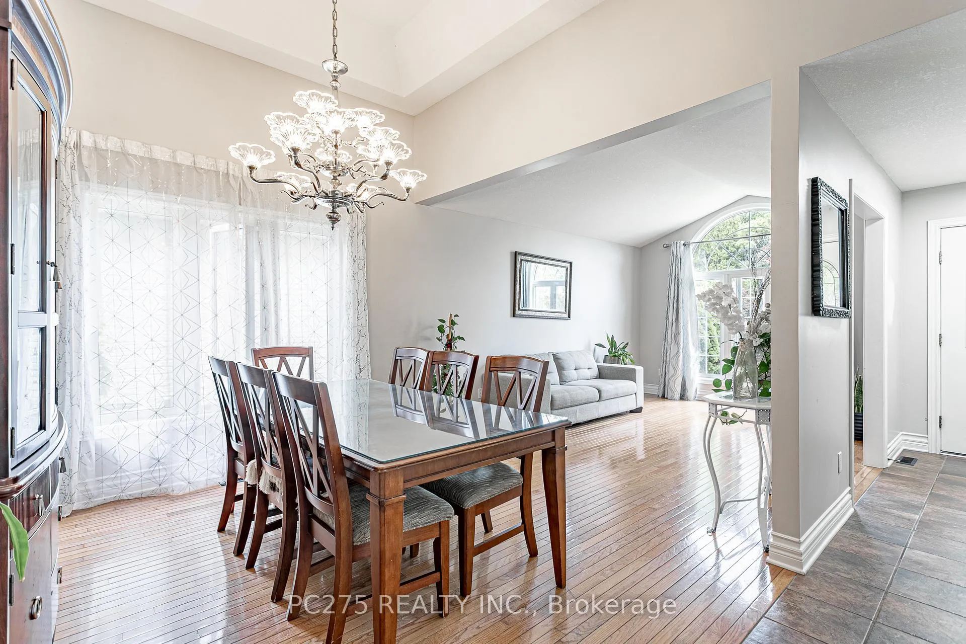 Photo 11 of 27 Jasmine Drive, London, North E — HOMEH