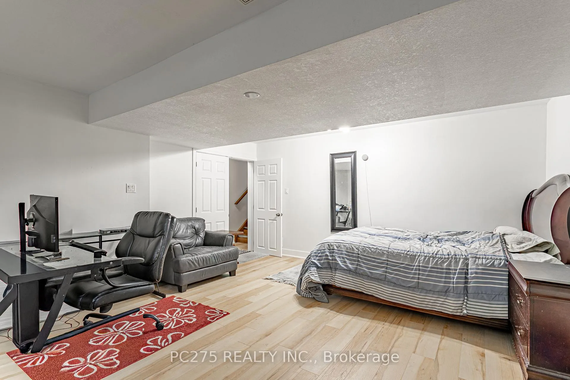 Photo 33 of 27 Jasmine Drive, London, North E — HOMEH