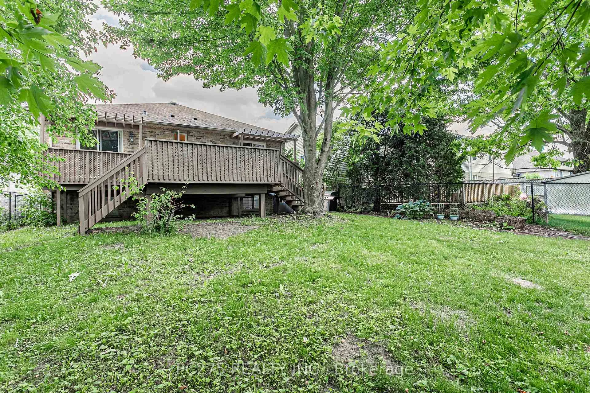 Photo 36 of 27 Jasmine Drive, London, North E — HOMEH