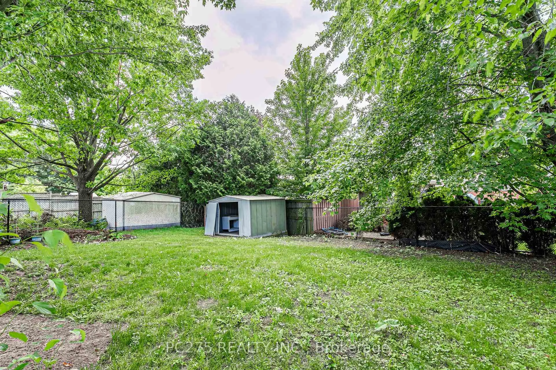 Photo 37 of 27 Jasmine Drive, London, North E — HOMEH