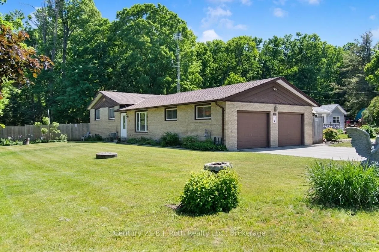 Photo 1 of 807 Cook Street, Innisfil, Rural Innisfil — HOMEH