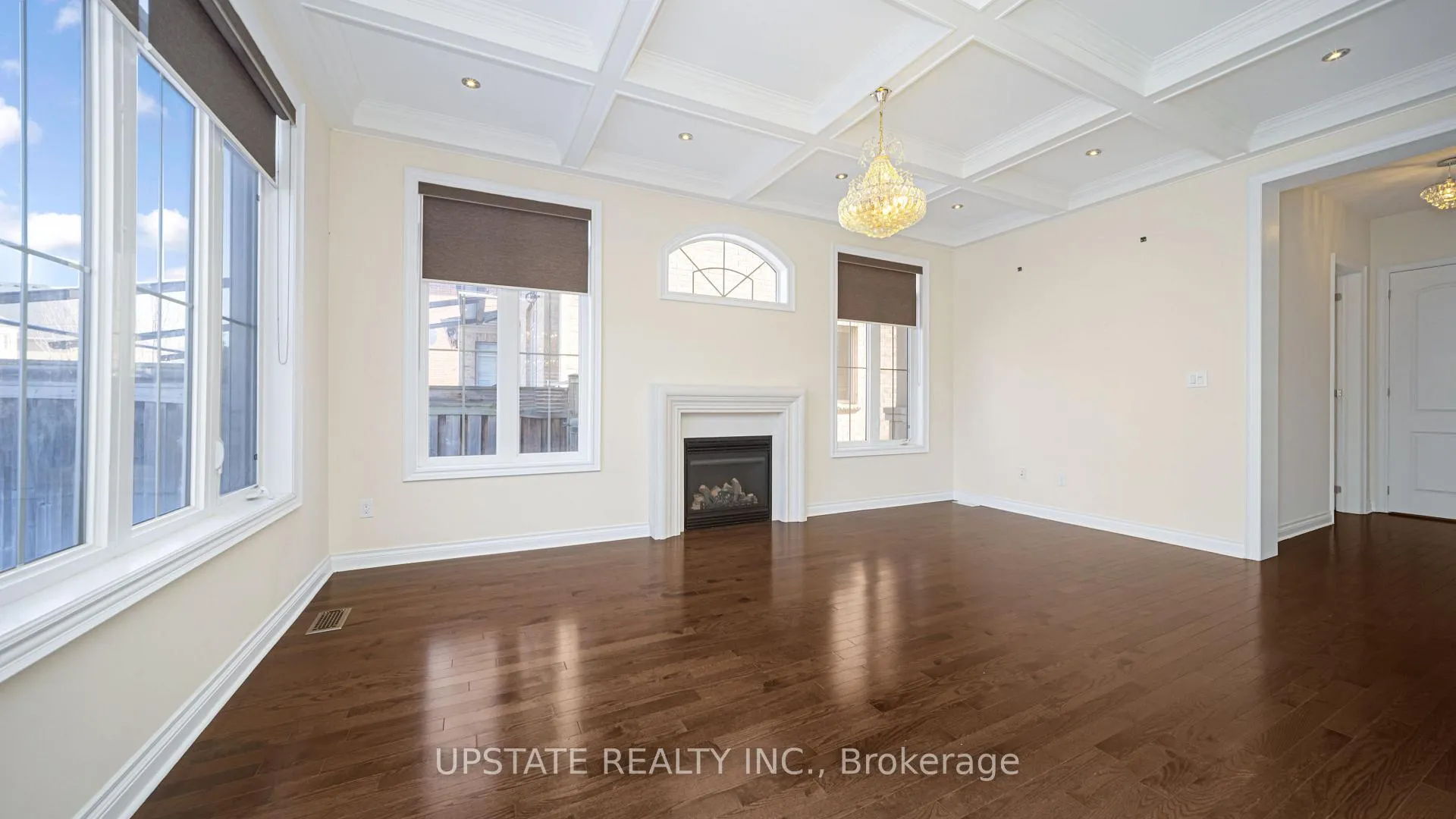 Photo 13 of 23 Dalmeny Drive, Brampton, Credit Valley — HOMEH