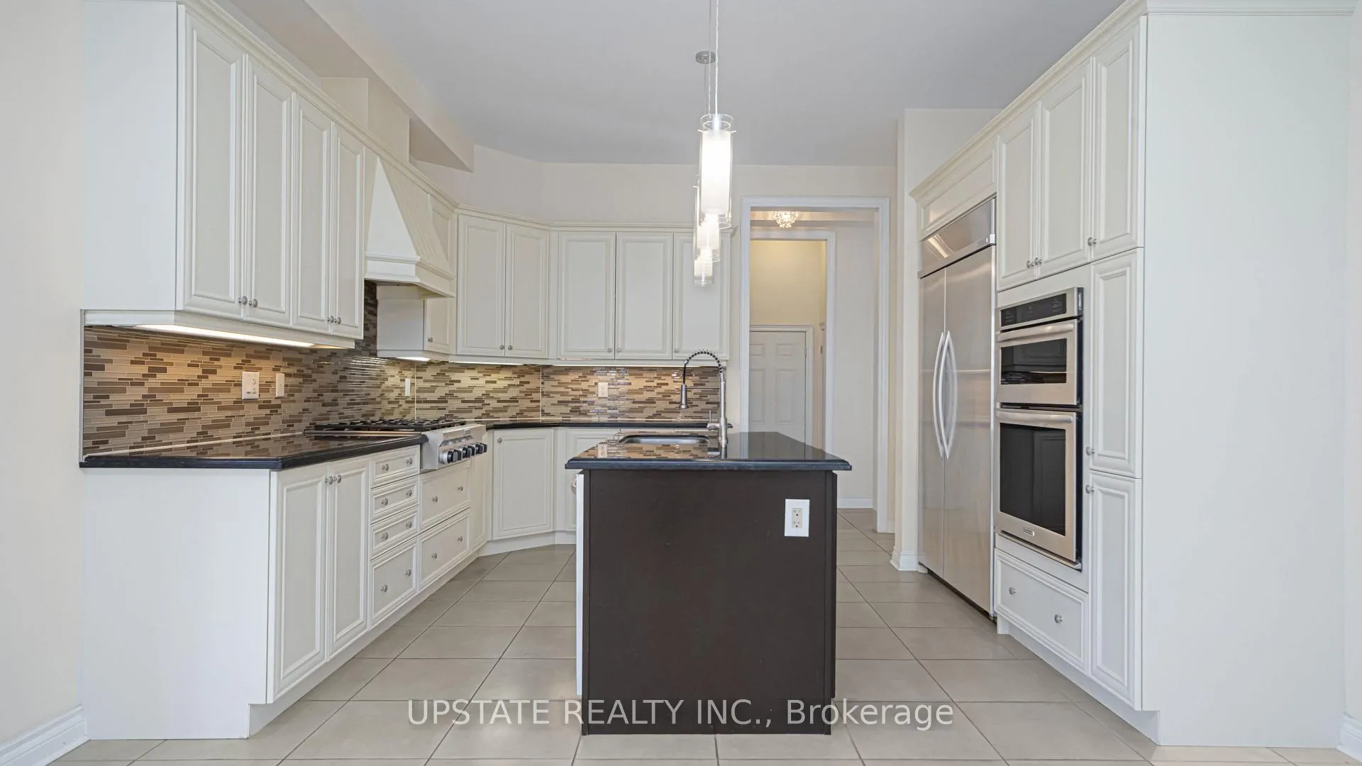 Photo 15 of 23 Dalmeny Drive, Brampton, Credit Valley — HOMEH
