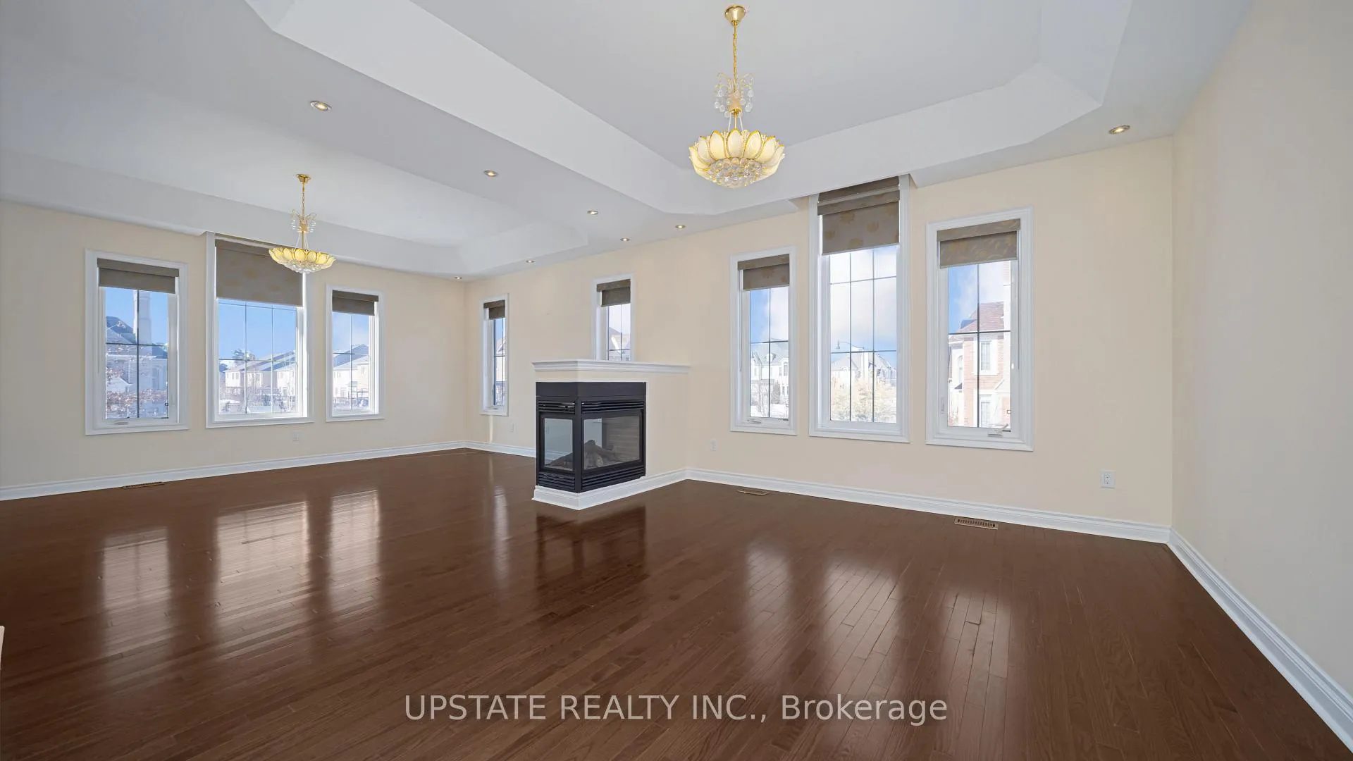 Photo 25 of 23 Dalmeny Drive, Brampton, Credit Valley — HOMEH
