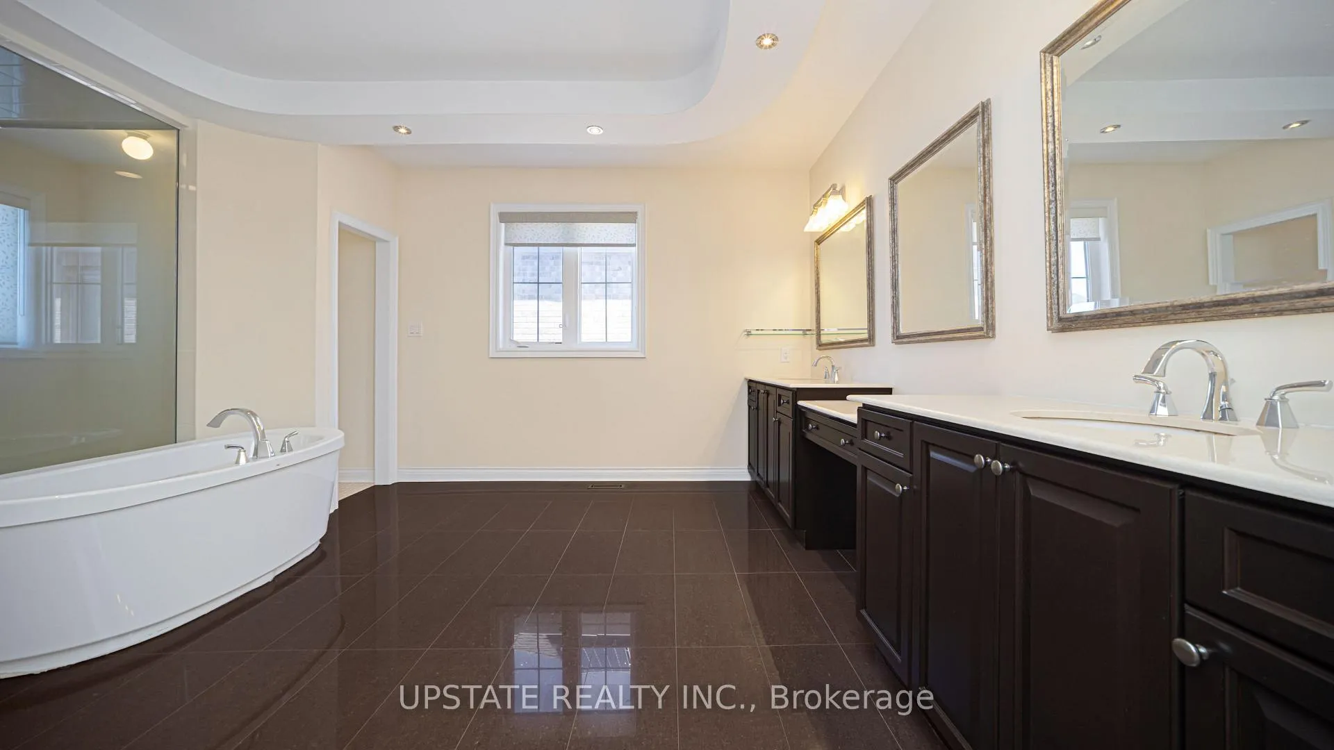 Photo 26 of 23 Dalmeny Drive, Brampton, Credit Valley — HOMEH