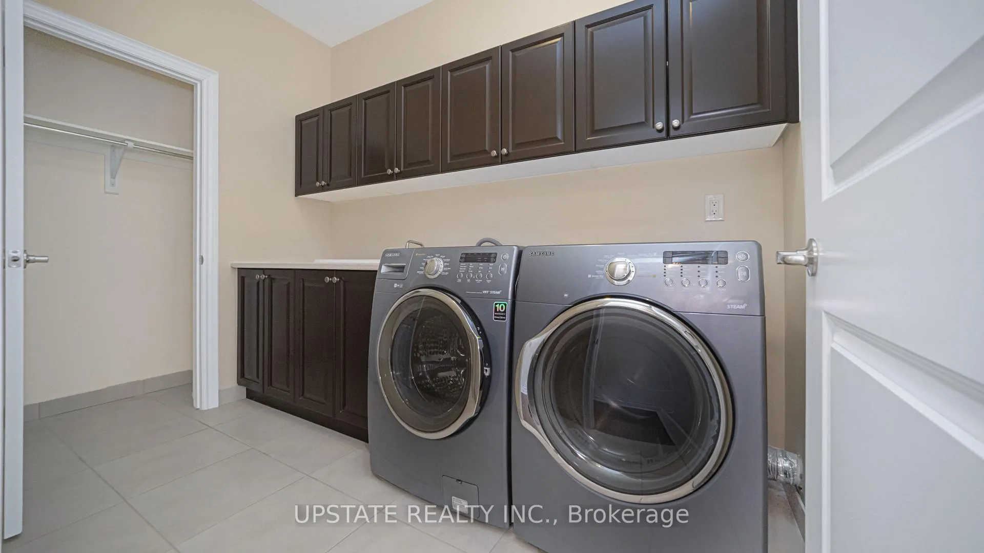 Photo 32 of 23 Dalmeny Drive, Brampton, Credit Valley — HOMEH
