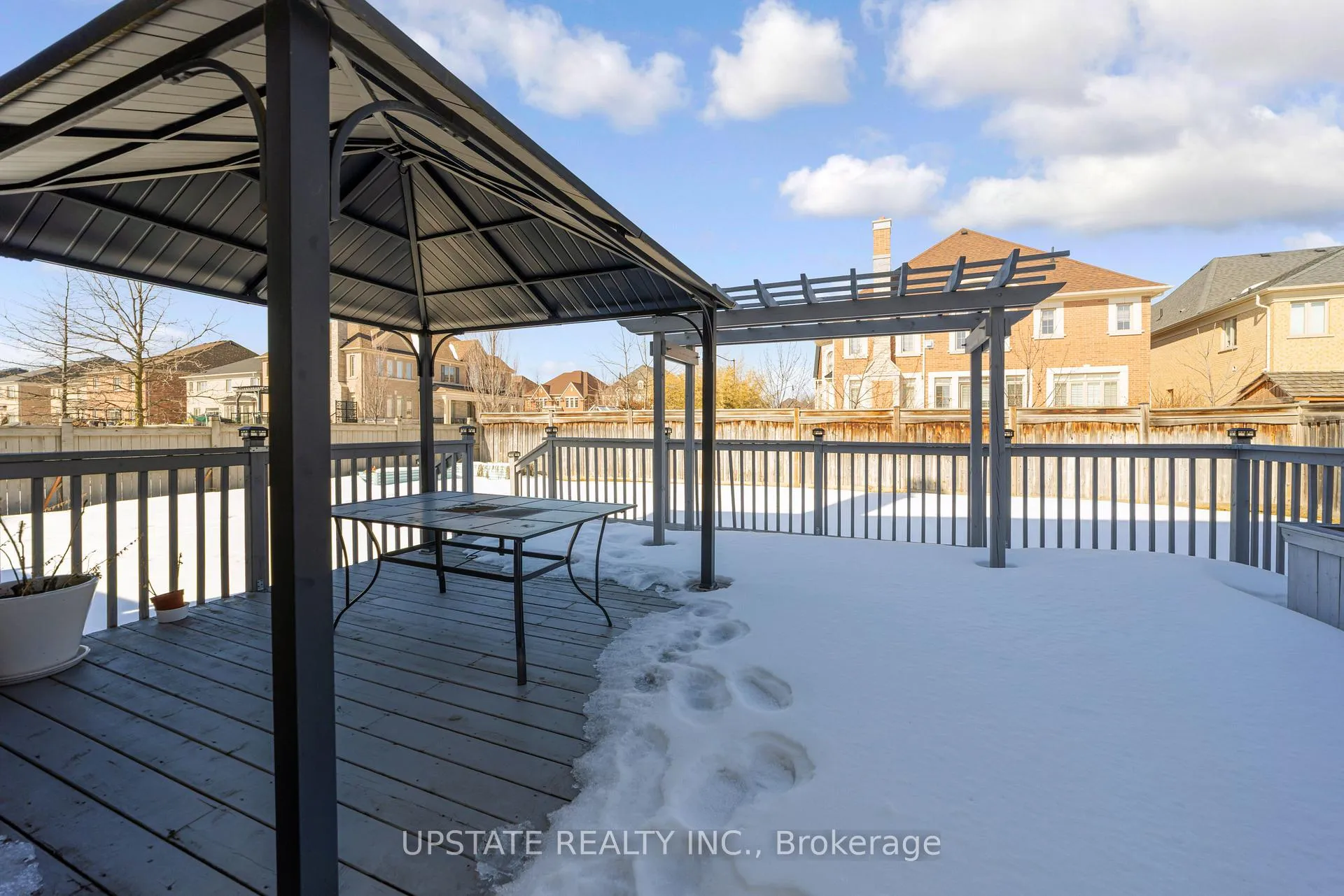 Photo 33 of 23 Dalmeny Drive, Brampton, Credit Valley — HOMEH