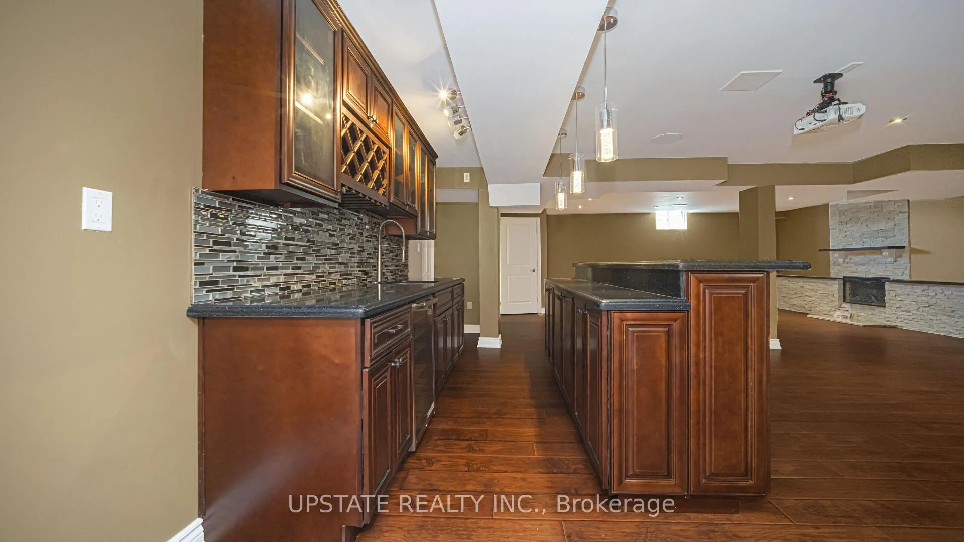 Photo 37 of 23 Dalmeny Drive, Brampton, Credit Valley — HOMEH