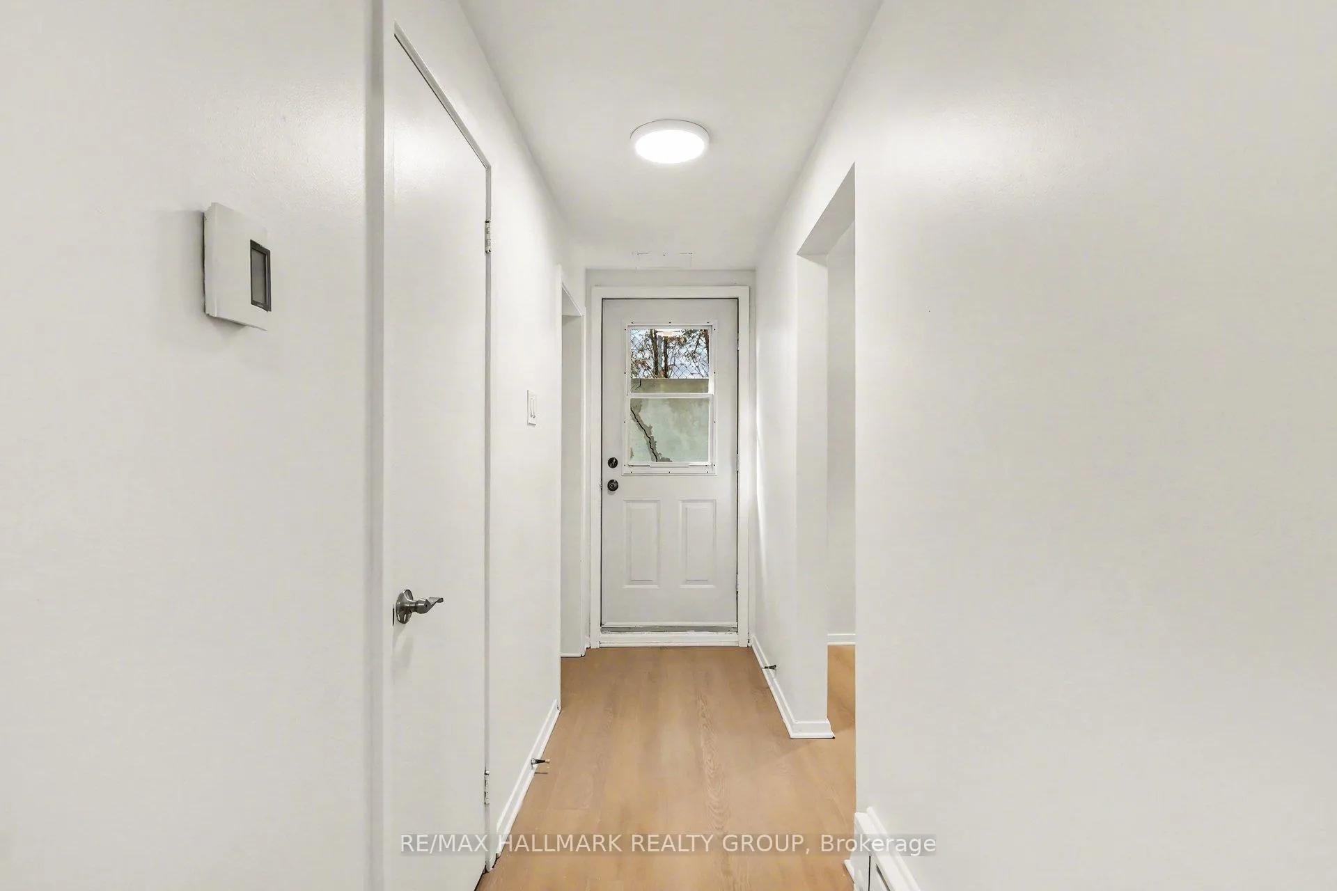 Photo 3 of Unit 2, 303 Lavergne Street, Ottawa, Vanier — HOMEH