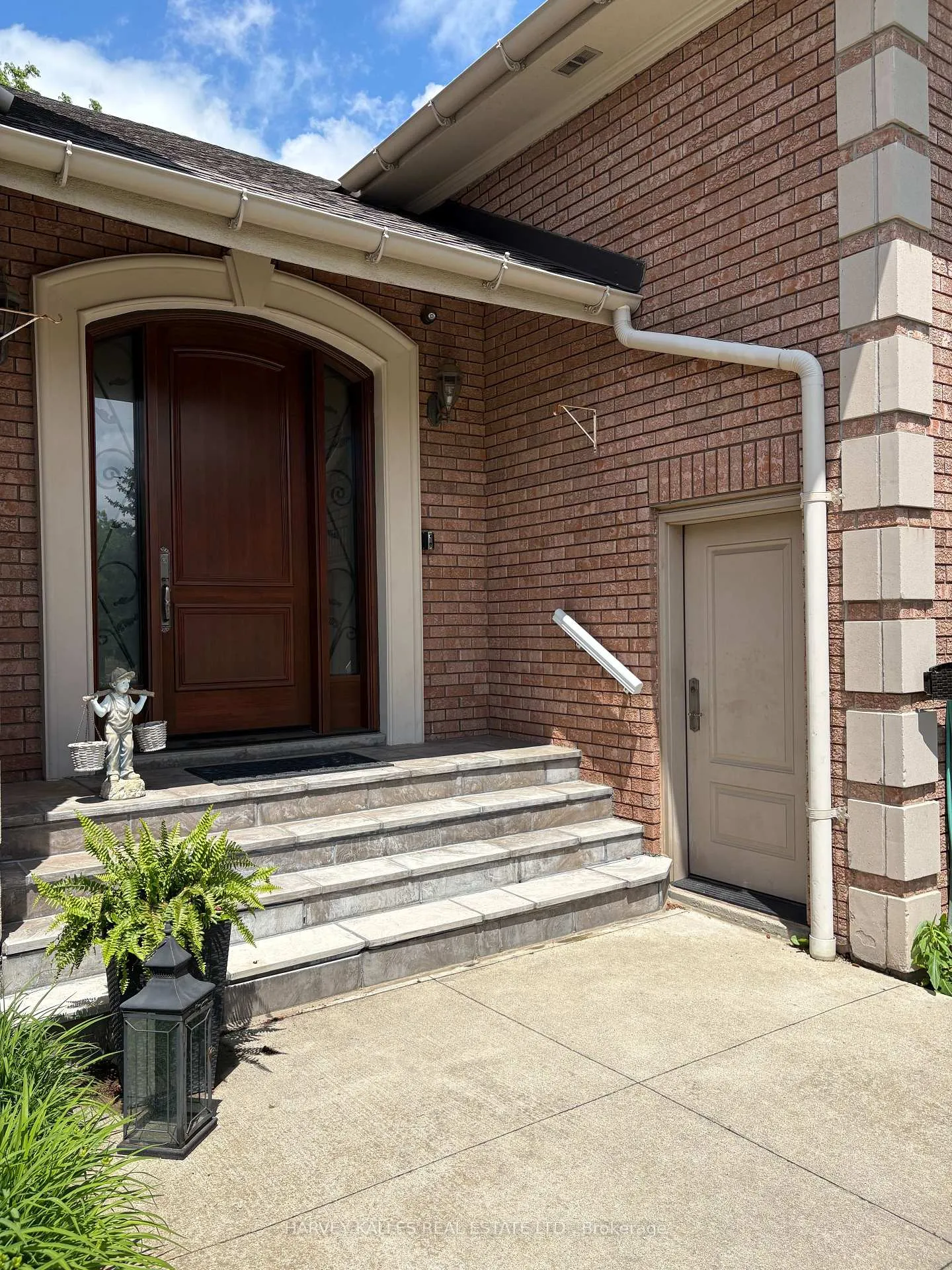Photo 1 of 36 Leone Lane, Brampton, Toronto Gore Rural Estate — HOMEH
