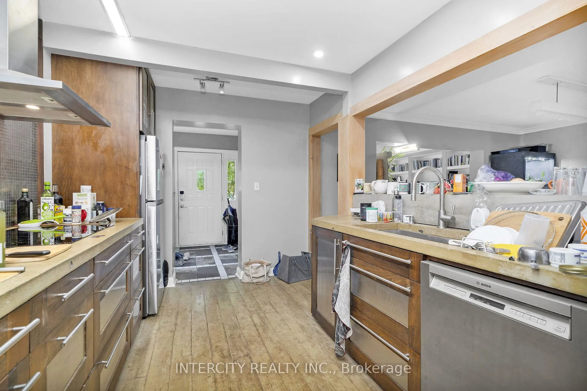Photo 6 of 104 Allingham Gardens, North York, Clanton Park — HOMEH