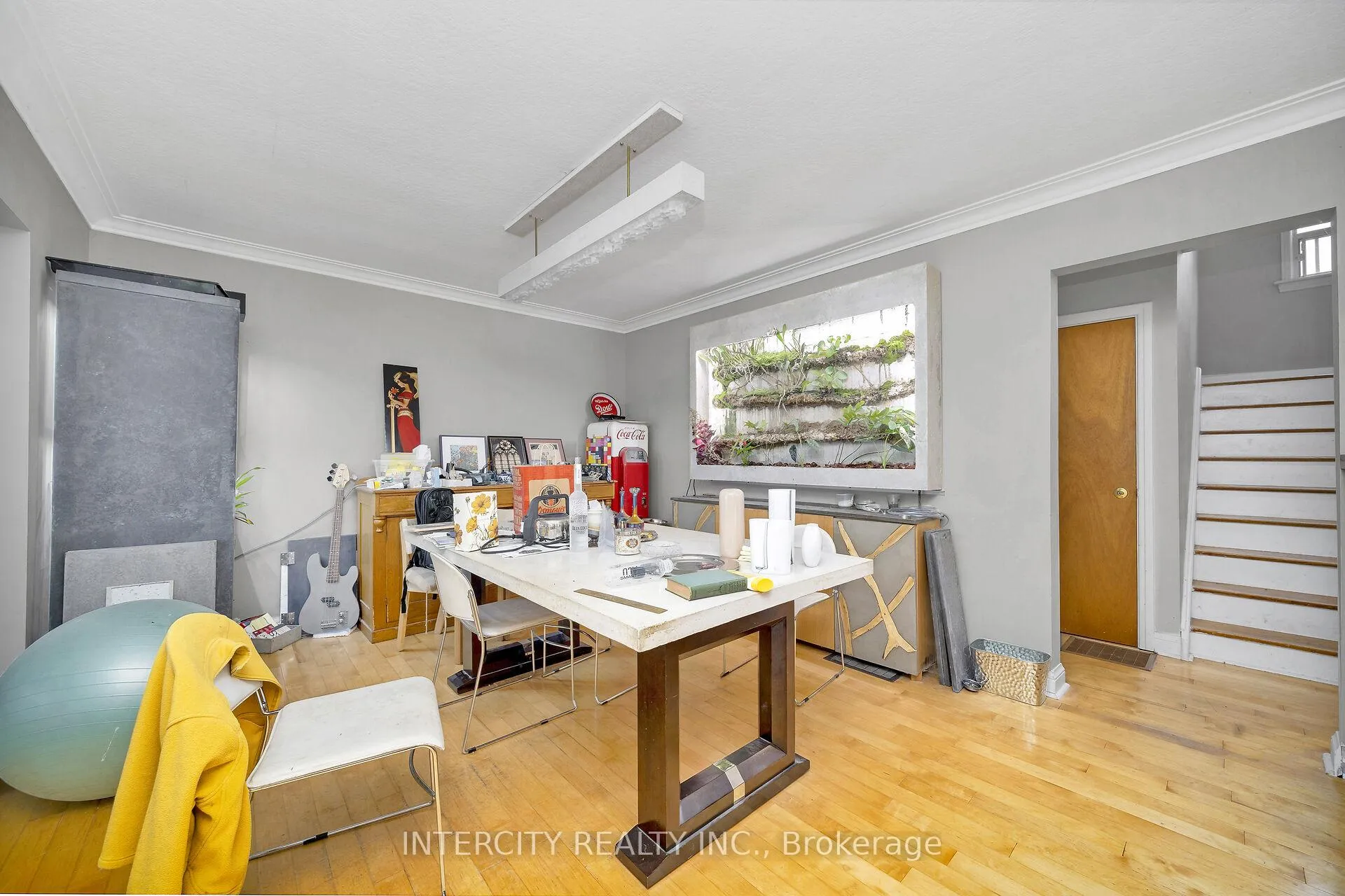 Photo 8 of 104 Allingham Gardens, North York, Clanton Park — HOMEH