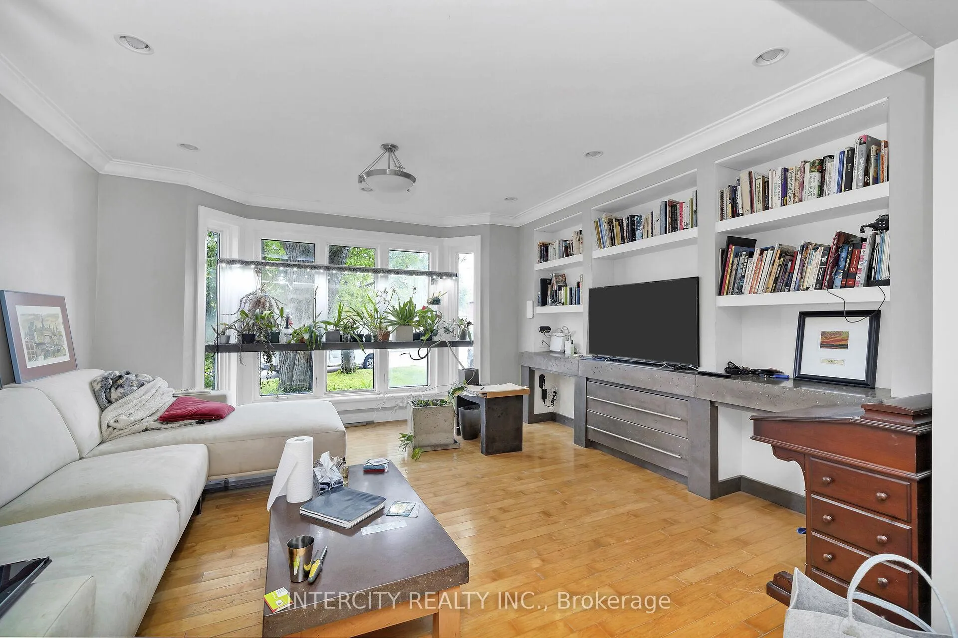 Photo 10 of 104 Allingham Gardens, North York, Clanton Park — HOMEH