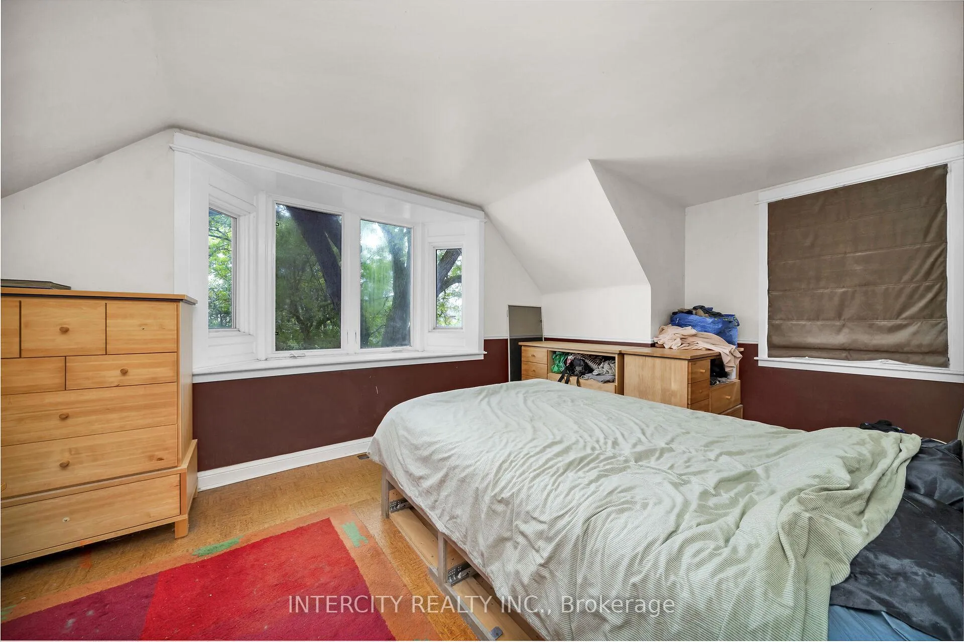 Photo 14 of 104 Allingham Gardens, North York, Clanton Park — HOMEH