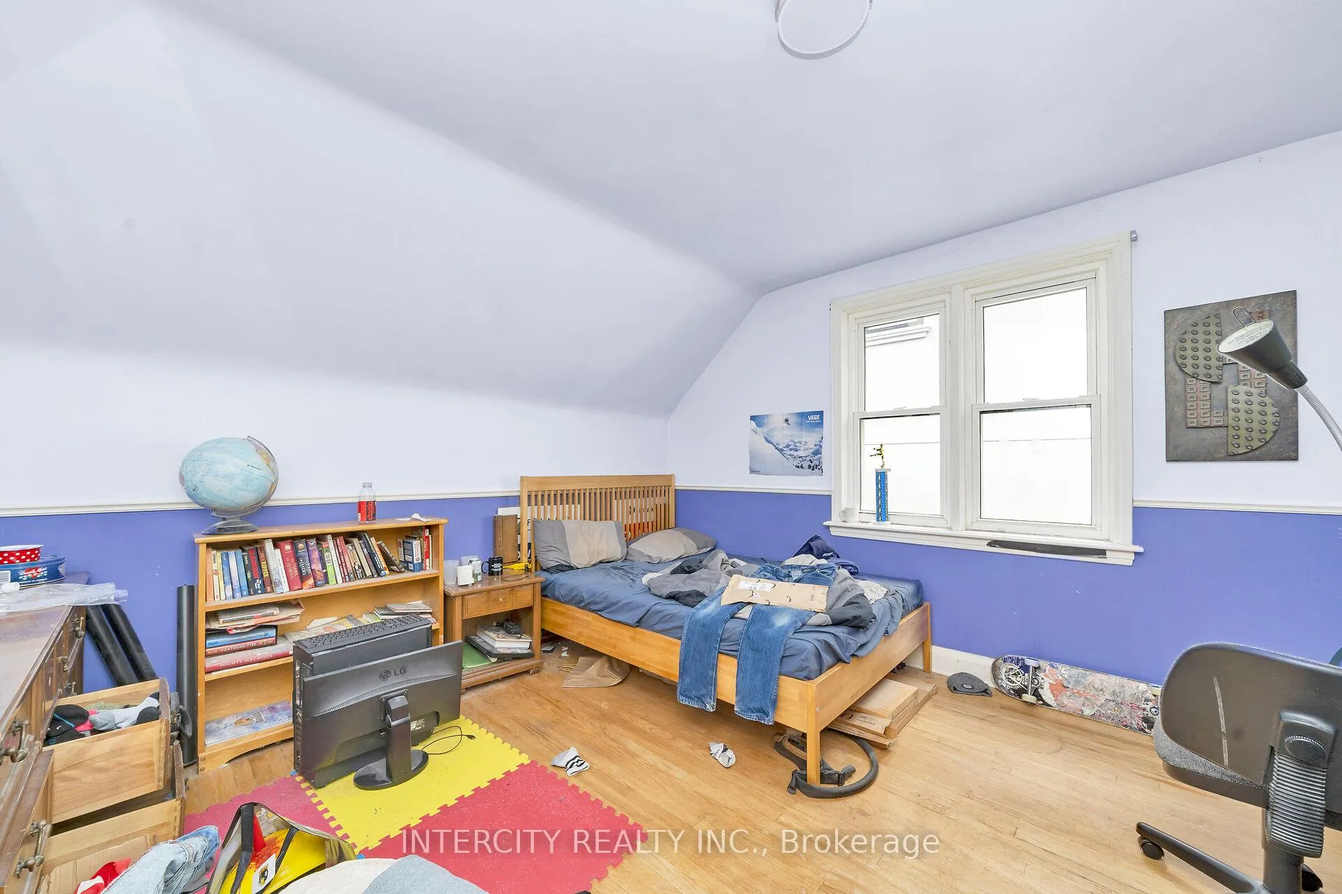 Photo 17 of 104 Allingham Gardens, North York, Clanton Park — HOMEH