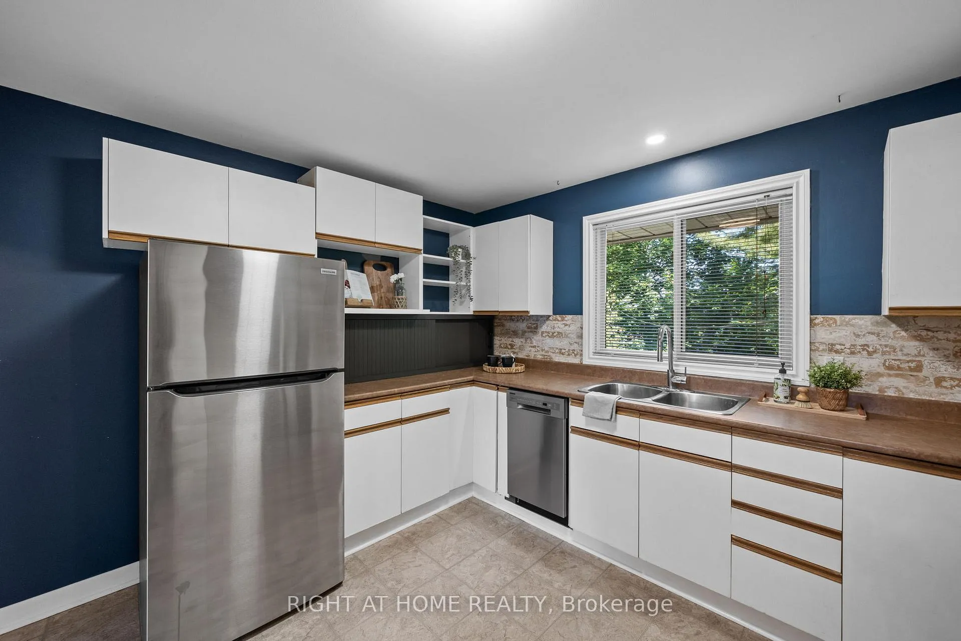 Photo 18 of 2709 Don Street, Ottawa, Britannia — HOMEH
