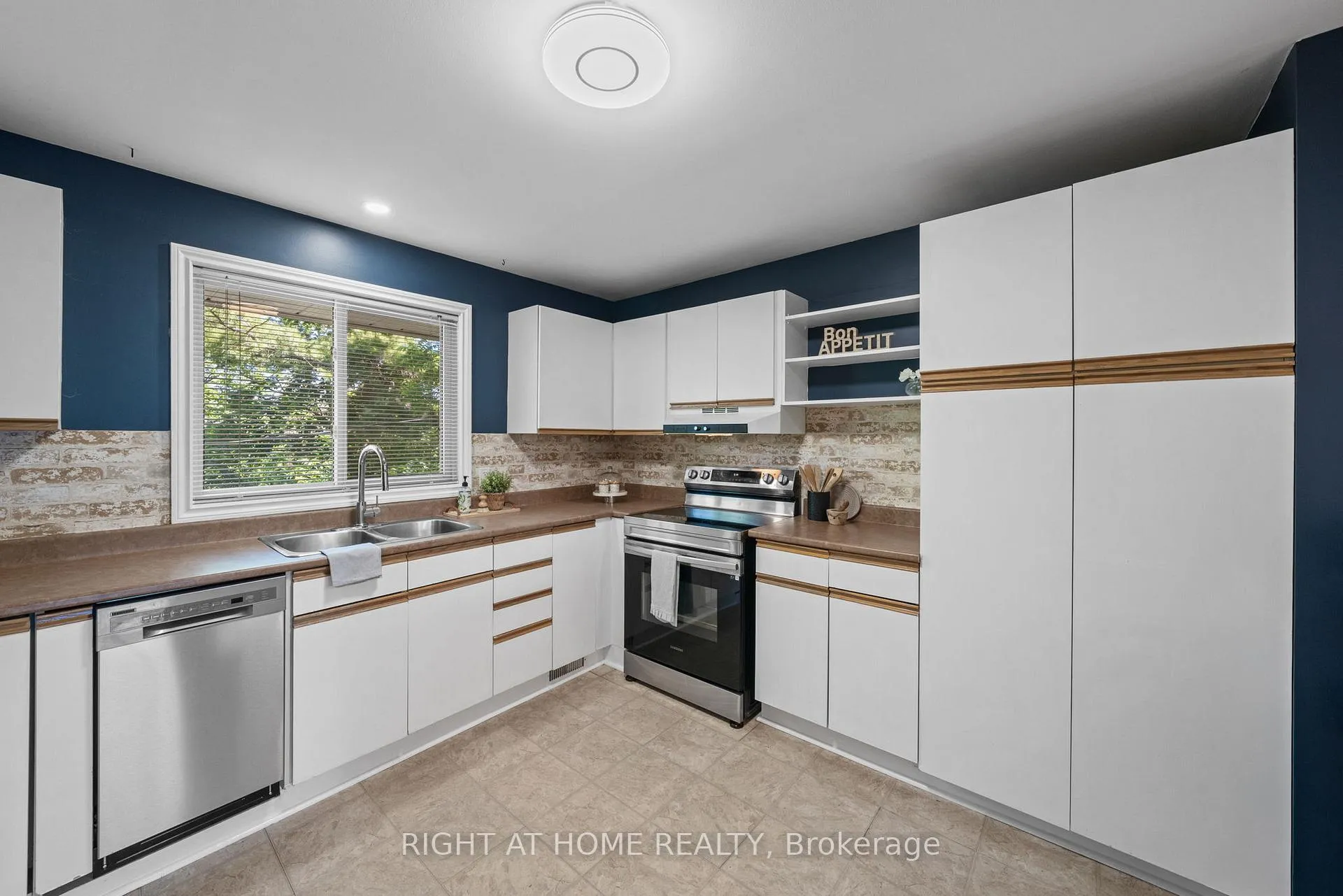 Photo 20 of 2709 Don Street, Ottawa, Britannia — HOMEH