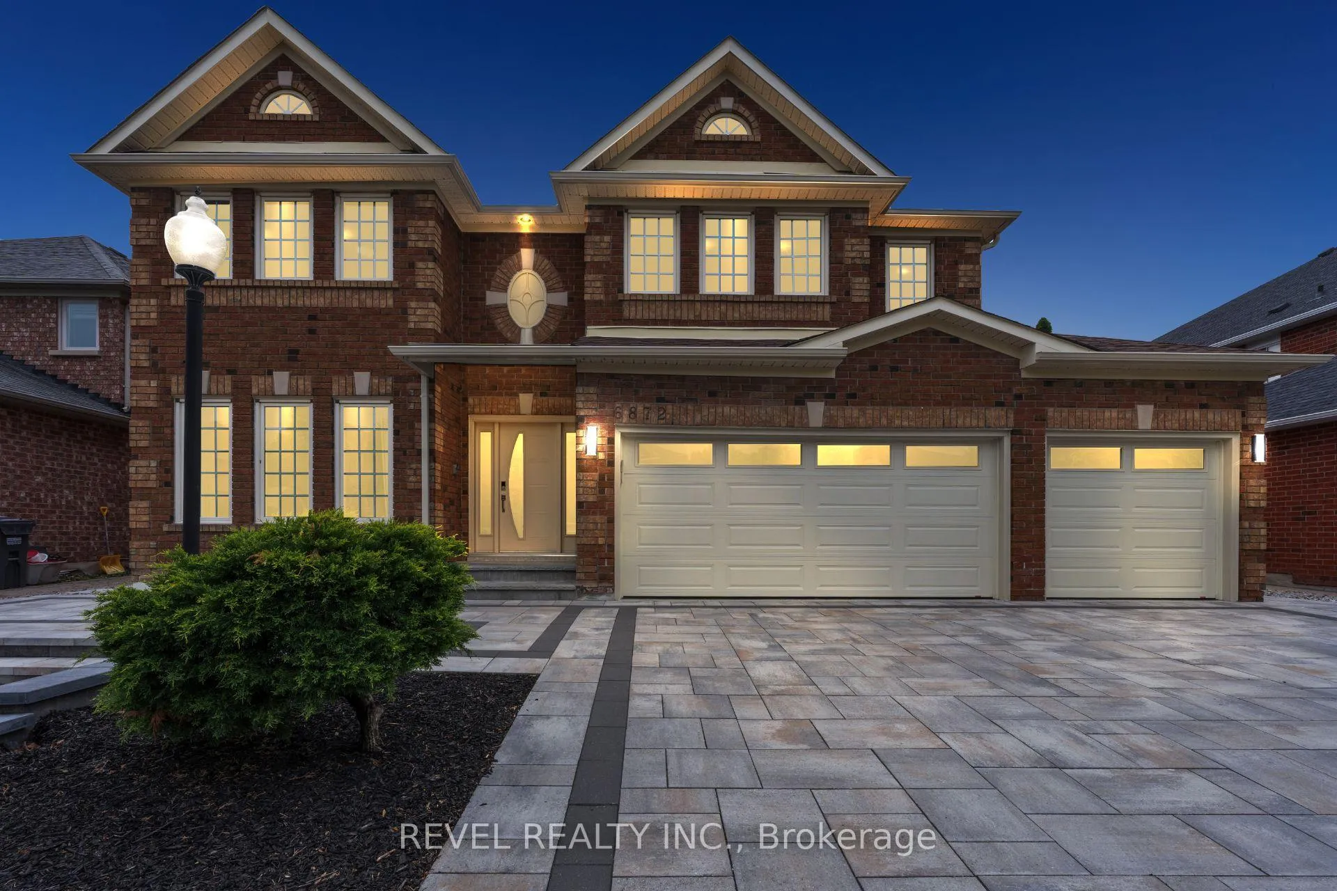 Front of 6872 Round Leaft Court