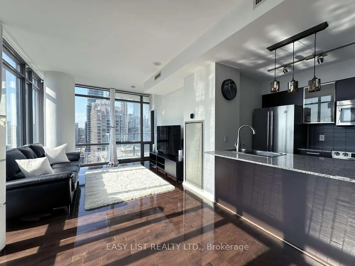 Front of Unit 2203, 37 Grosvenor Street