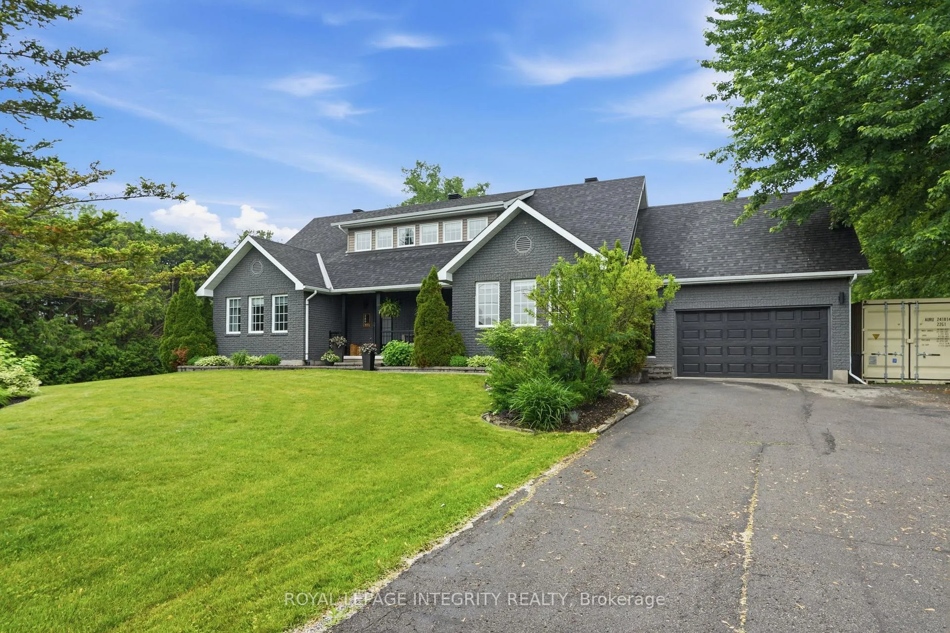 Front of 2895 Des Trembles Avenue