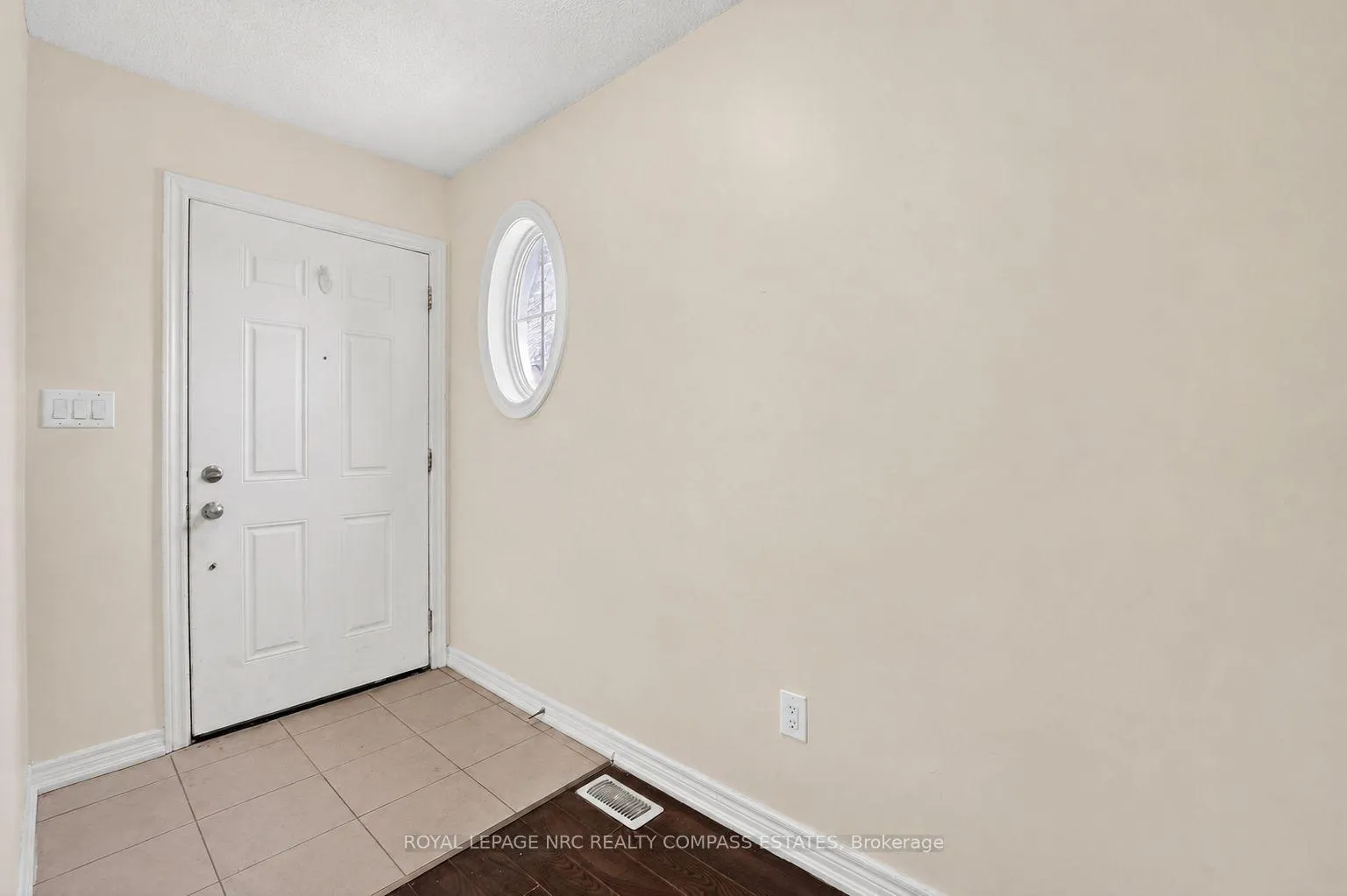 Photo 1 of Unit 1, 6117 Kelsey Crescent, Niagara Falls, Forestview — HOMEH