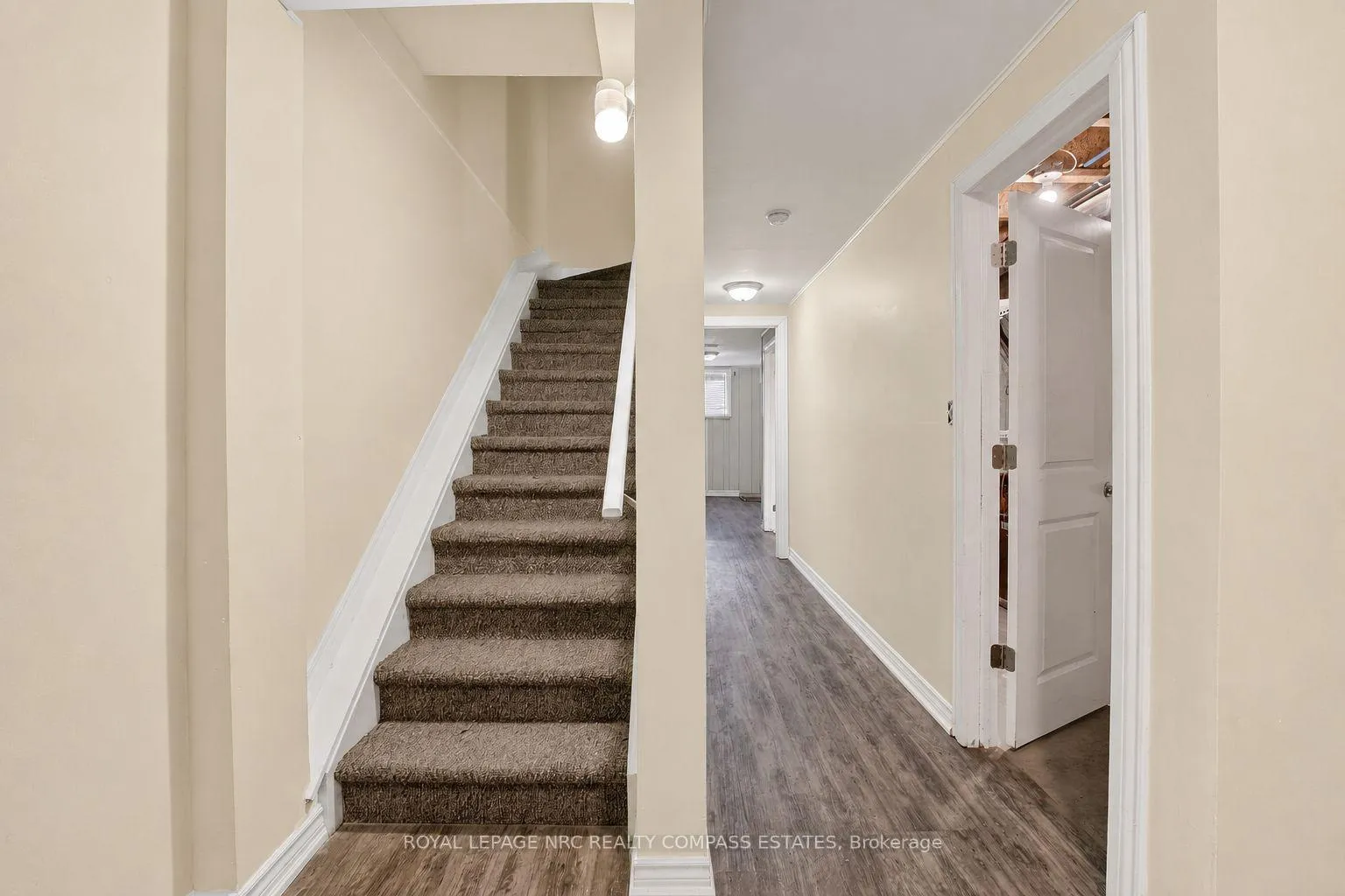 Photo 8 of Unit 1, 6117 Kelsey Crescent, Niagara Falls, Forestview — HOMEH