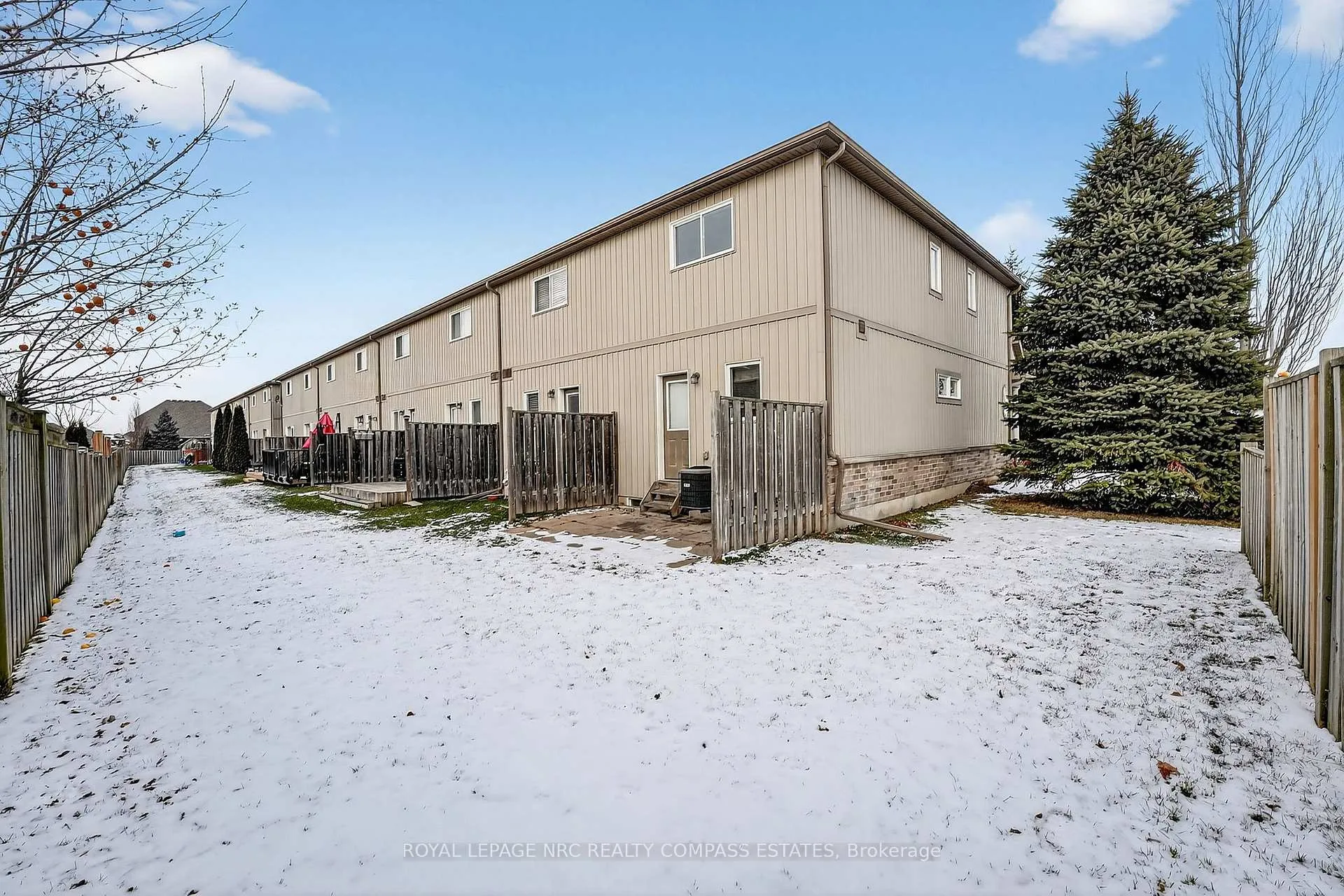 Photo 18 of Unit 1, 6117 Kelsey Crescent, Niagara Falls, Forestview — HOMEH