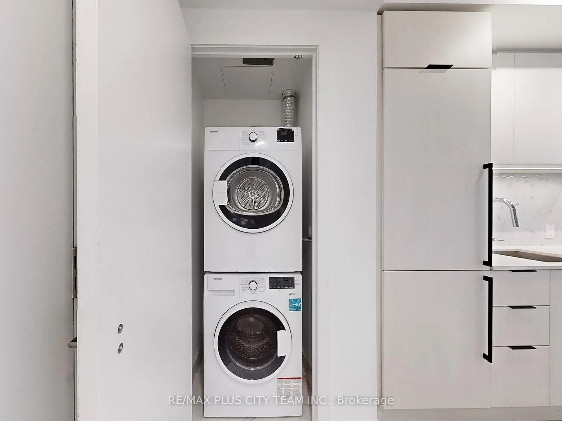 Photo 11 of Unit 3215, 82 Dalhousie Street, Toronto, Church-Yonge Corridor — HOMEH