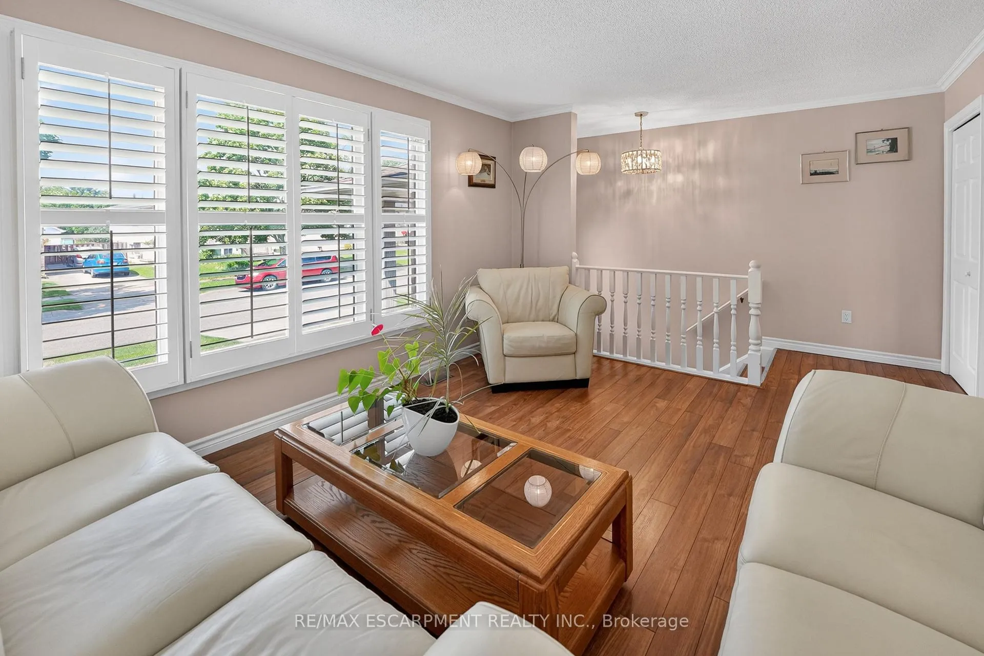 Photo 4 of 6444 Armstrong Drive, Niagara Falls, West Wood — HOMEH