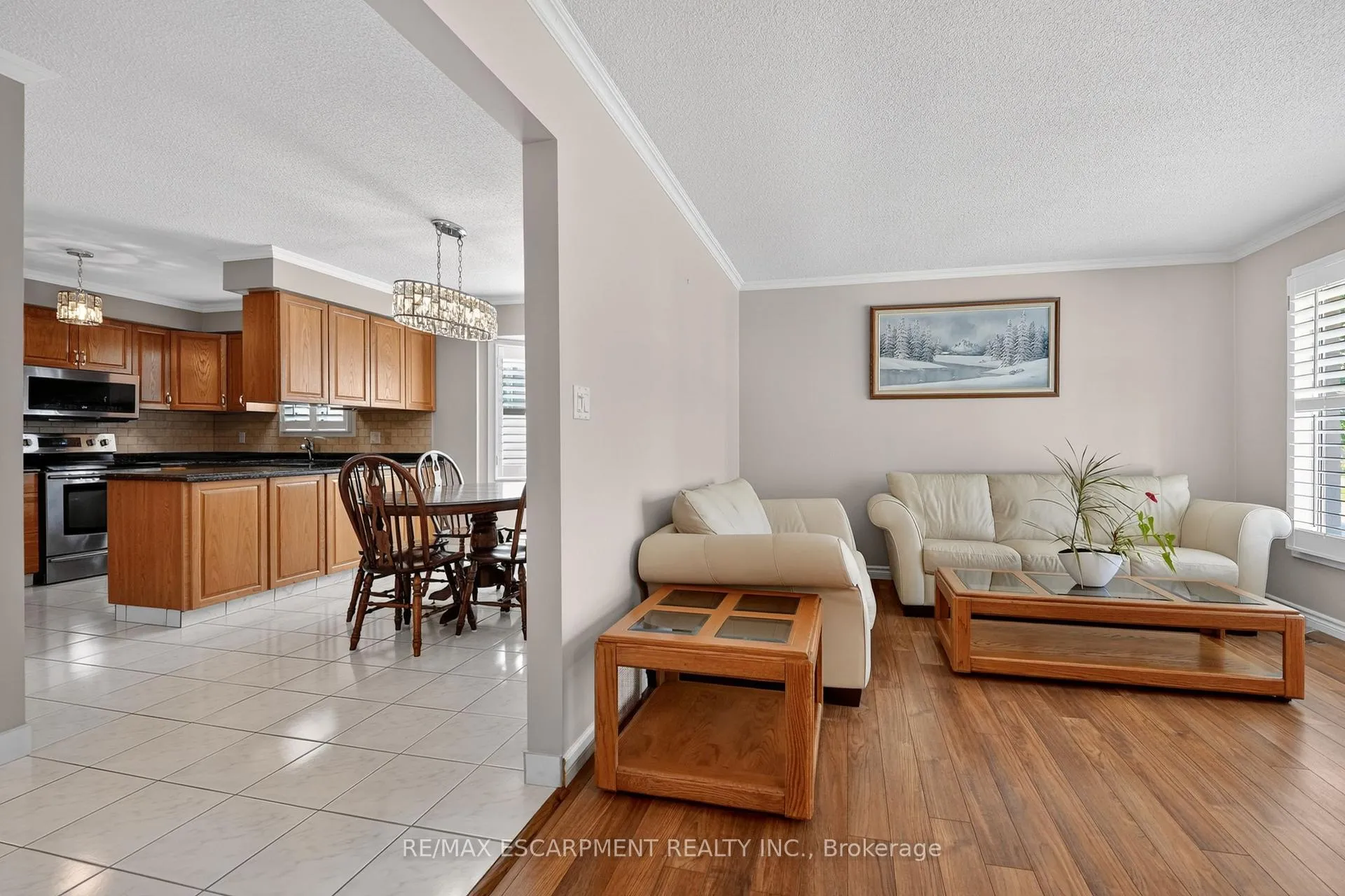 Photo 6 of 6444 Armstrong Drive, Niagara Falls, West Wood — HOMEH